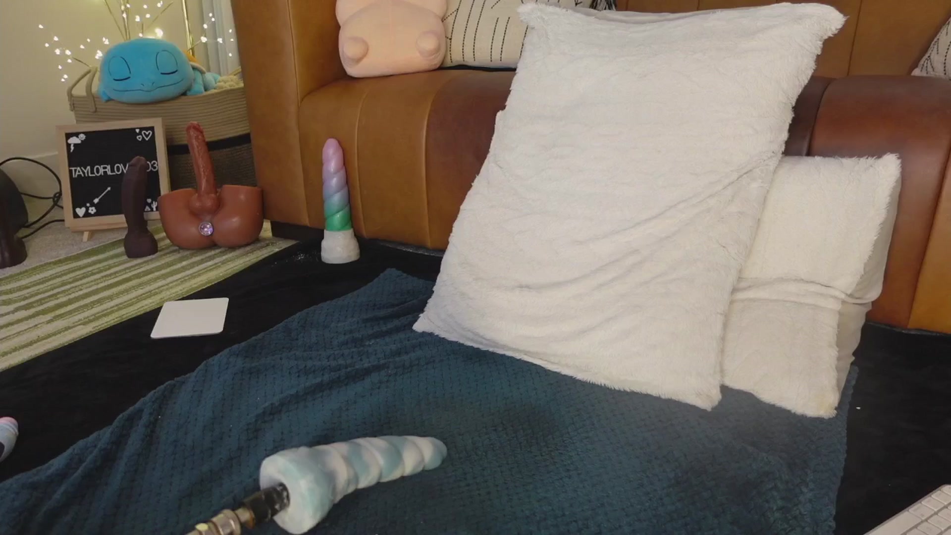 Gallery image thumbnail from TaylorLove303's myfreecams stream on, 04/29/2026, 13:48 image 16 of 20