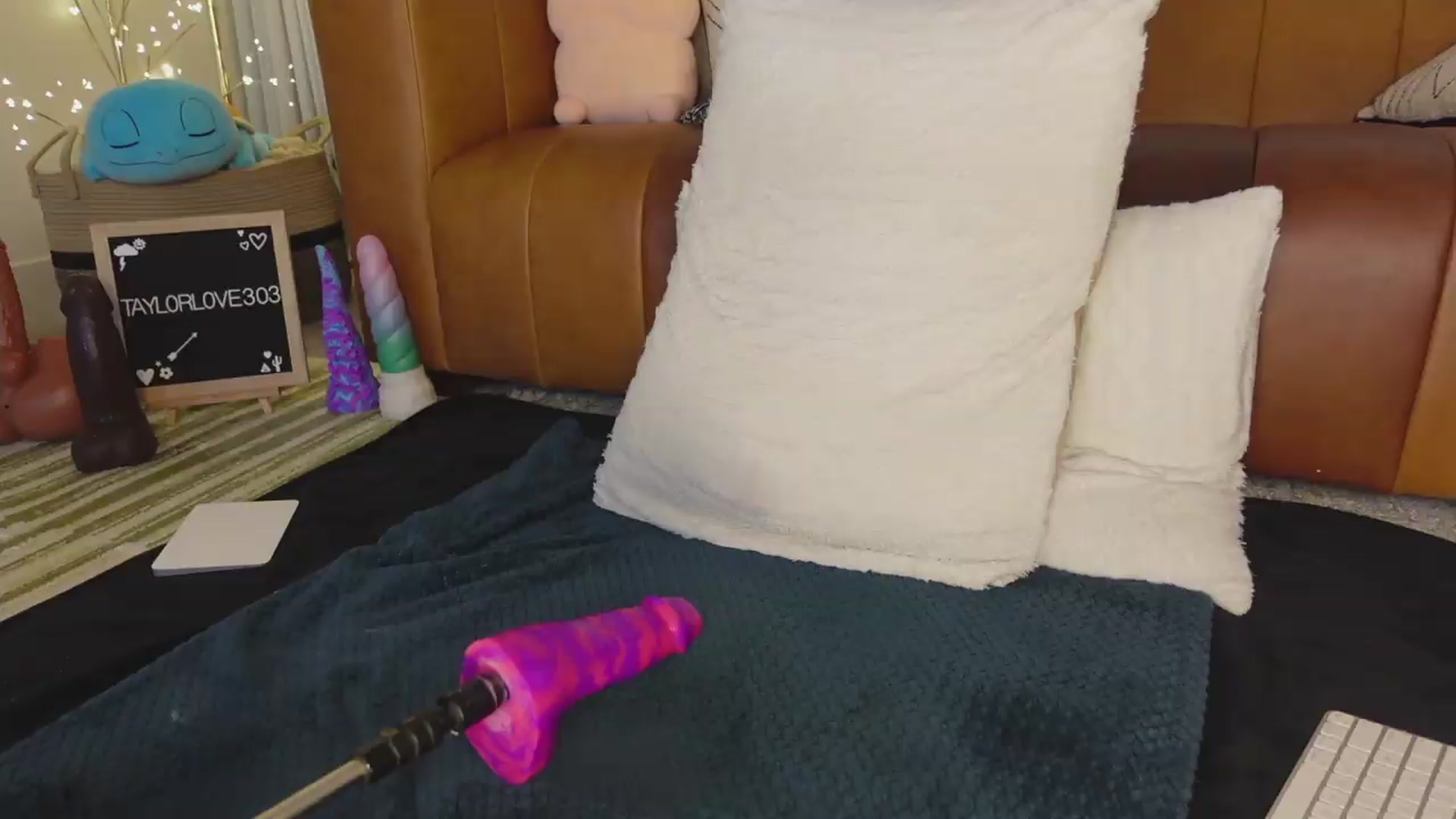 Gallery image thumbnail from TaylorLove303's myfreecams stream on, 05/07/2026, 11:45 image 14 of 20