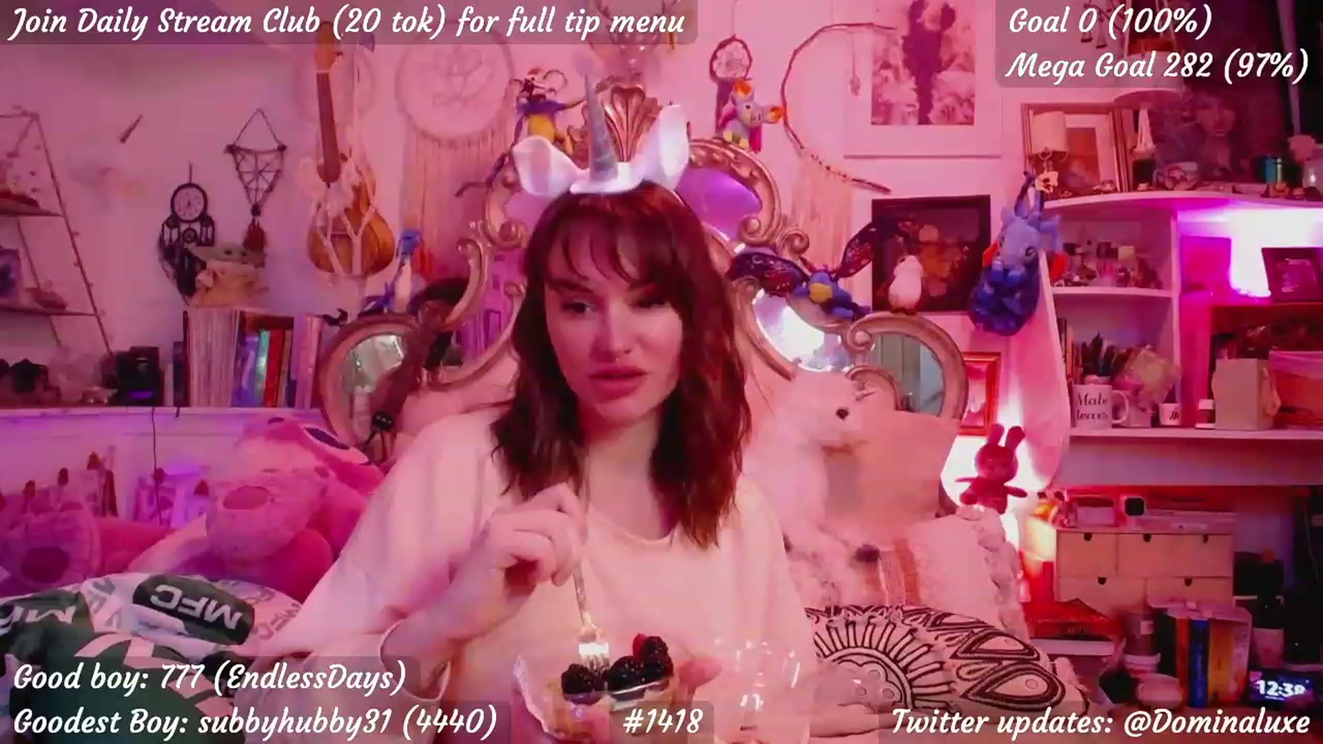 Gallery image thumbnail from TaylorVaughan's myfreecams stream on, 04/15/2023, 20:41 image 13 of 20
