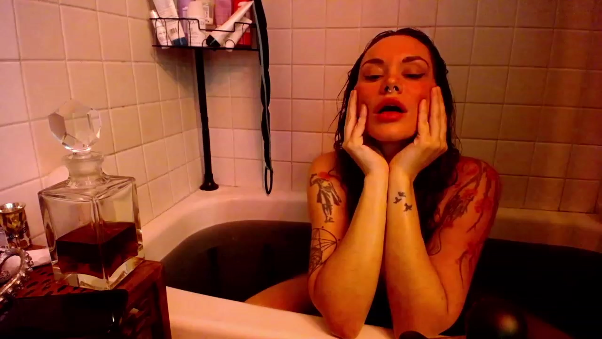 Gallery image thumbnail from TaylorVaughan's myfreecams stream on, 10/02/2023, 05:31 image 15 of 20