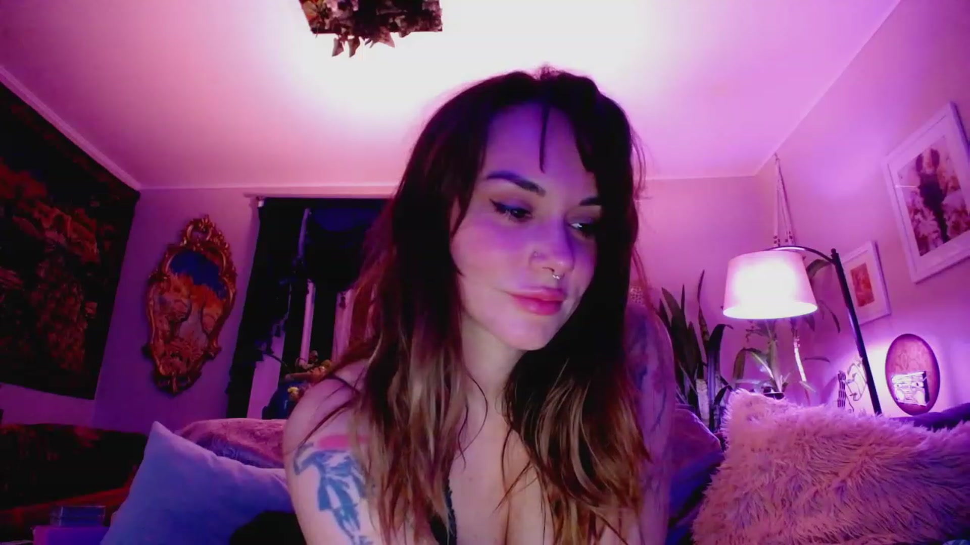 Gallery image thumbnail from TaylorVaughan's myfreecams stream on, 11/19/2023, 05:20 image 15 of 20
