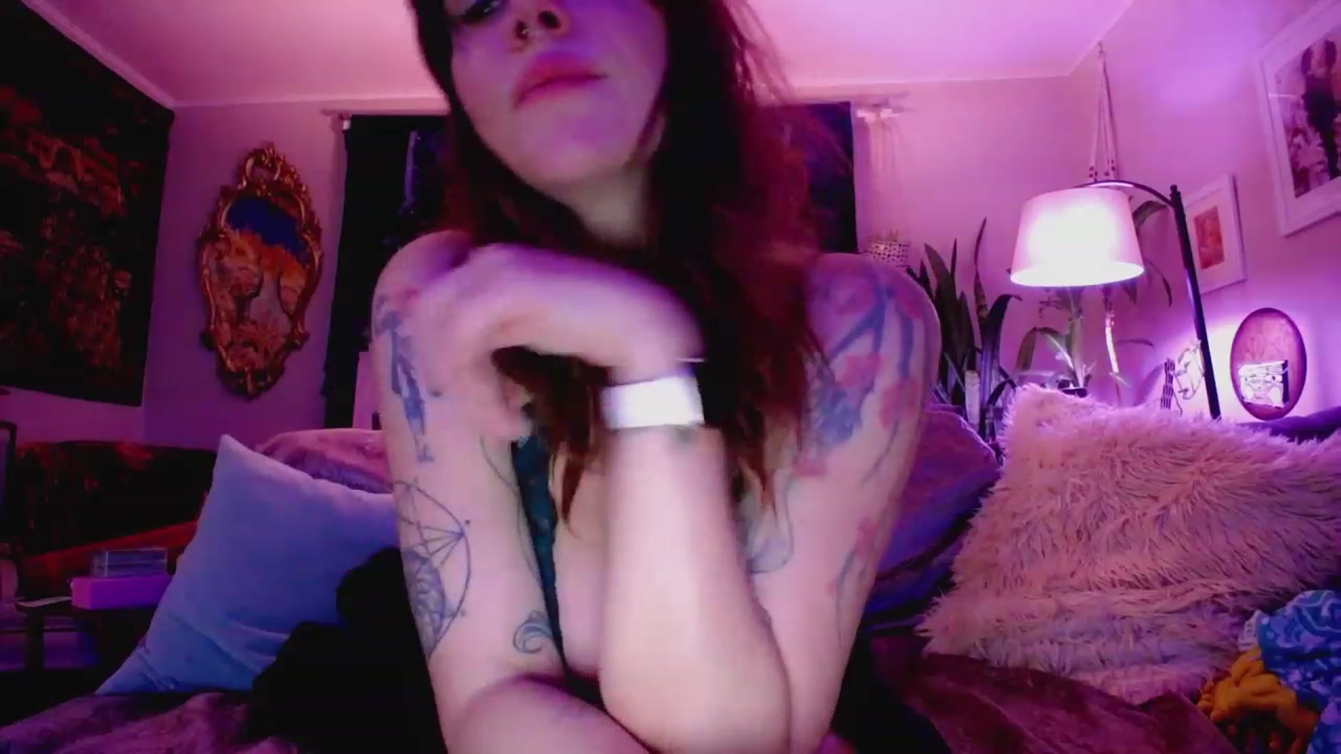 Gallery image thumbnail from TaylorVaughan's myfreecams stream on, 11/19/2023, 05:20 image 17 of 20