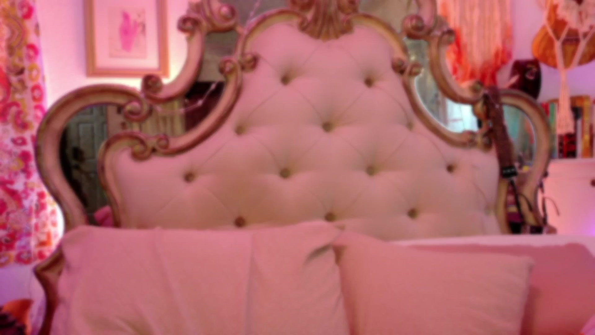 Gallery image thumbnail from TaylorVaughan's myfreecams stream on, 10/02/2024, 20:05 image 4 of 20