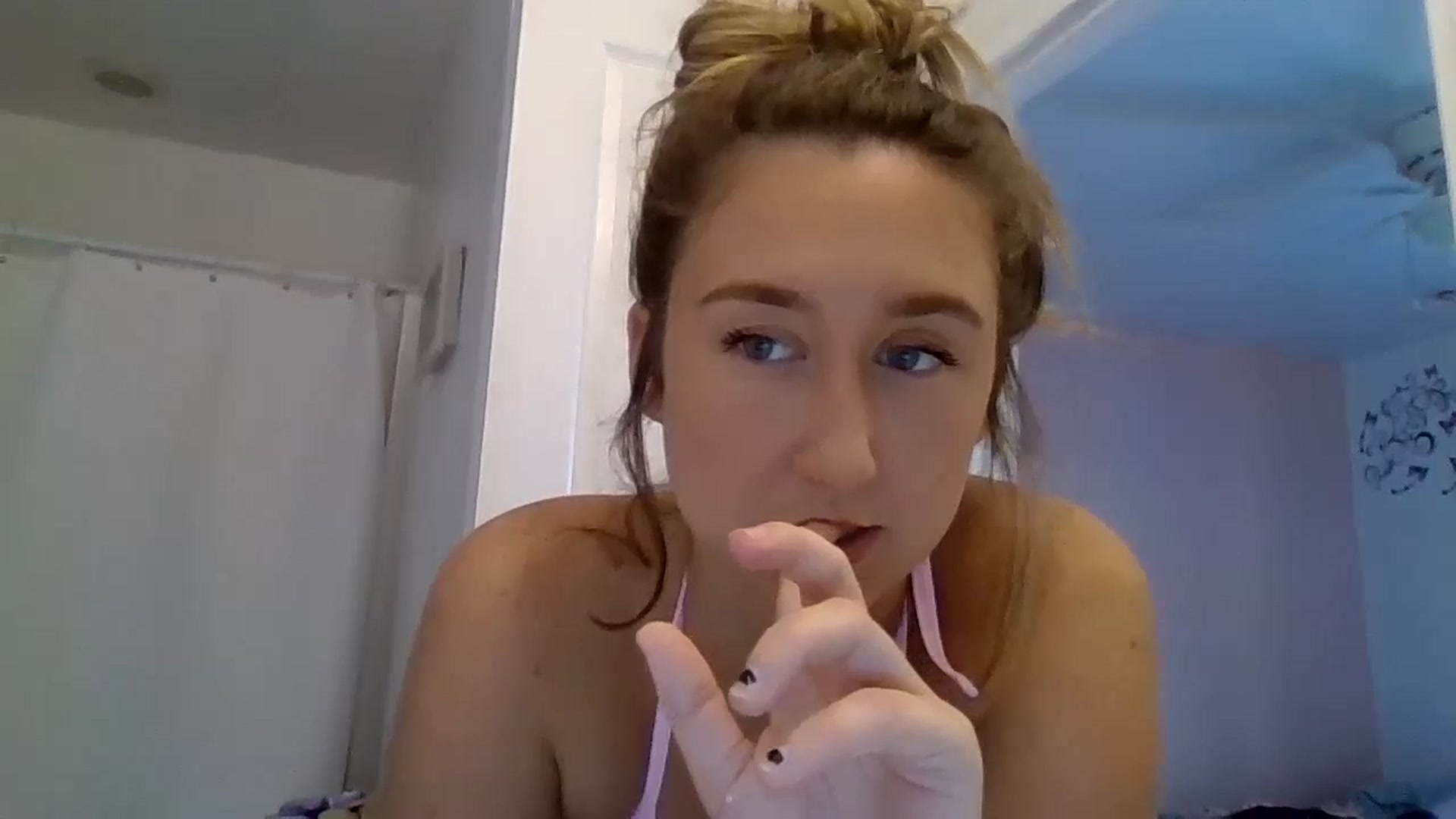 Gallery image thumbnail from Taylorgirl19's myfreecams stream on, 11/04/2023, 17:52 image 12 of 20