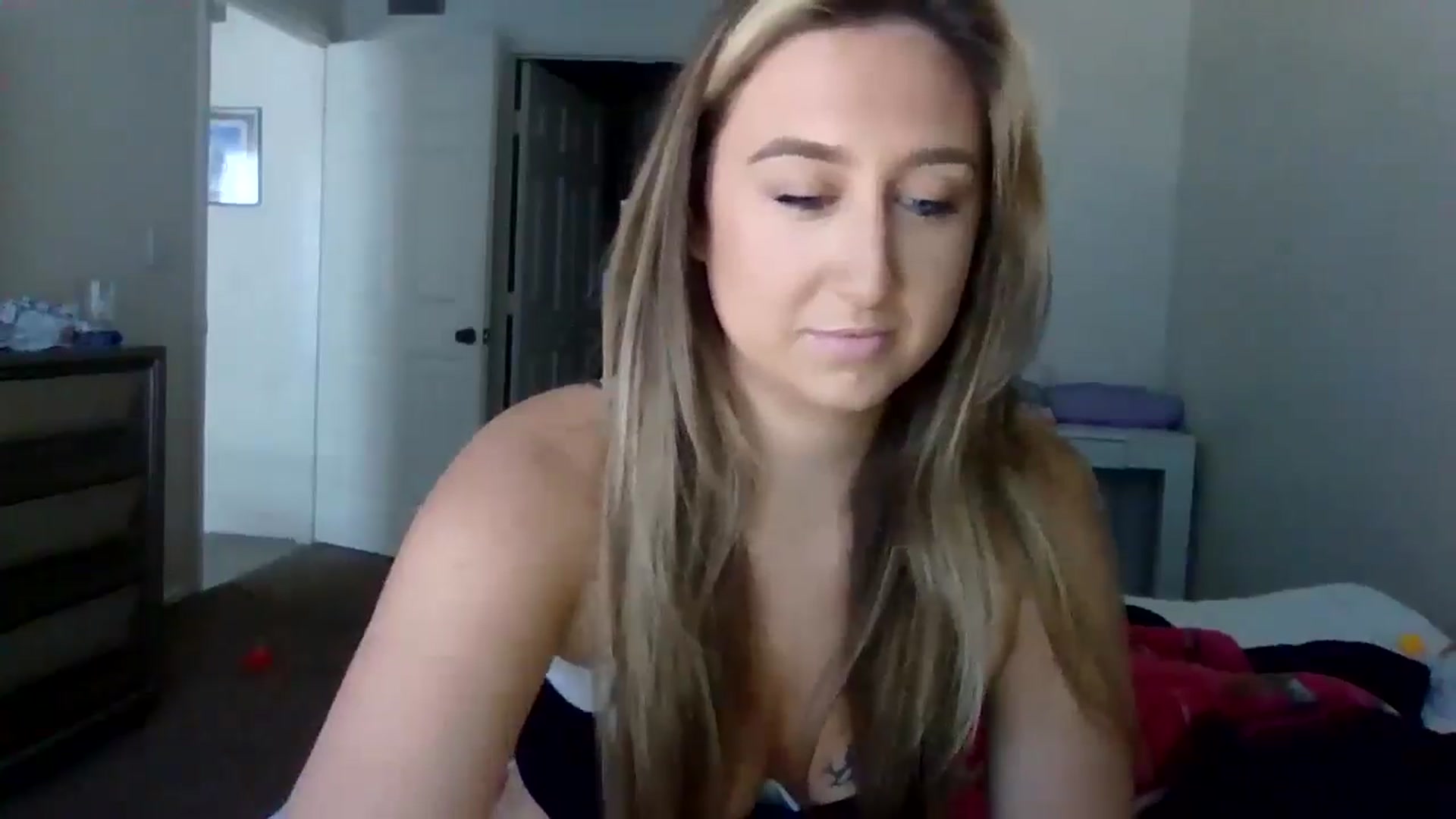 Gallery image thumbnail from Taylorgirl19's myfreecams stream on, 11/25/2024, 19:02 image 16 of 20