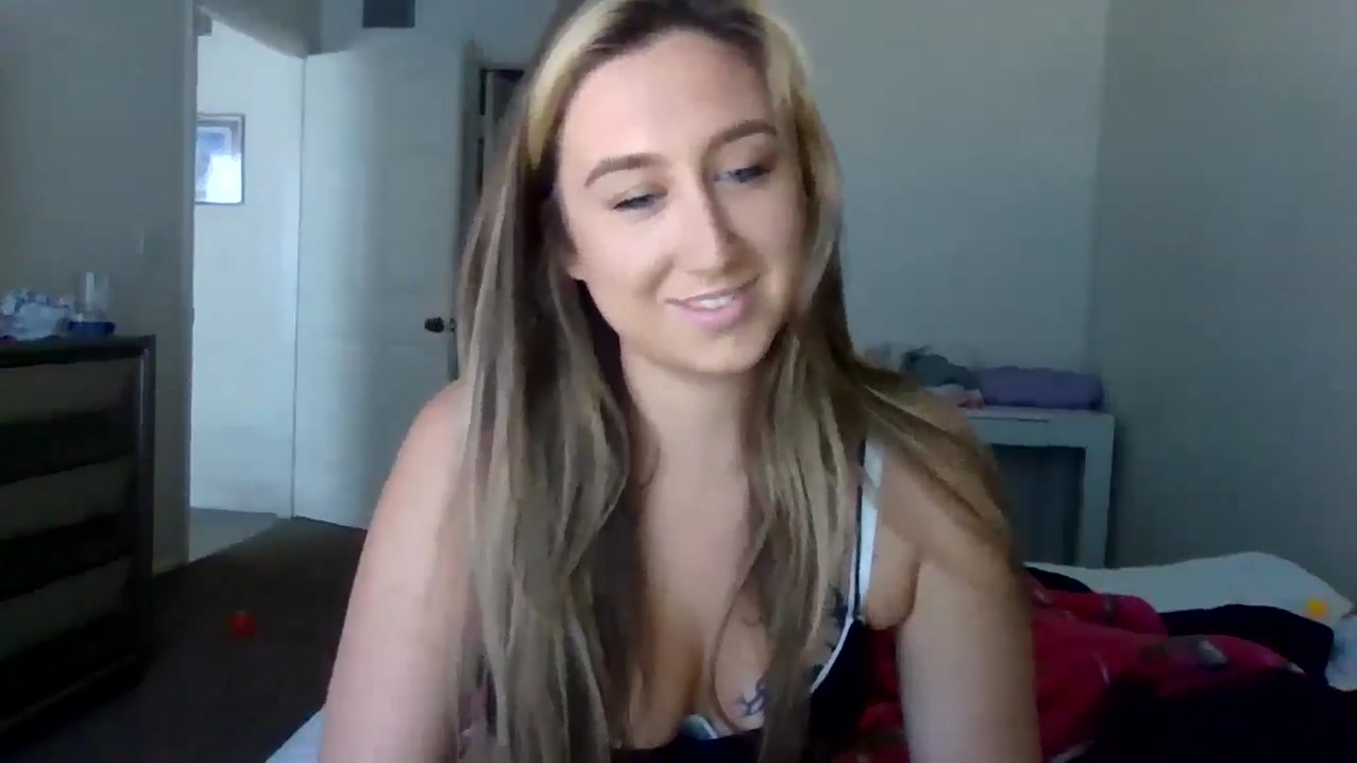 Gallery image thumbnail from Taylorgirl19's myfreecams stream on, 11/25/2024, 19:02 image 15 of 20