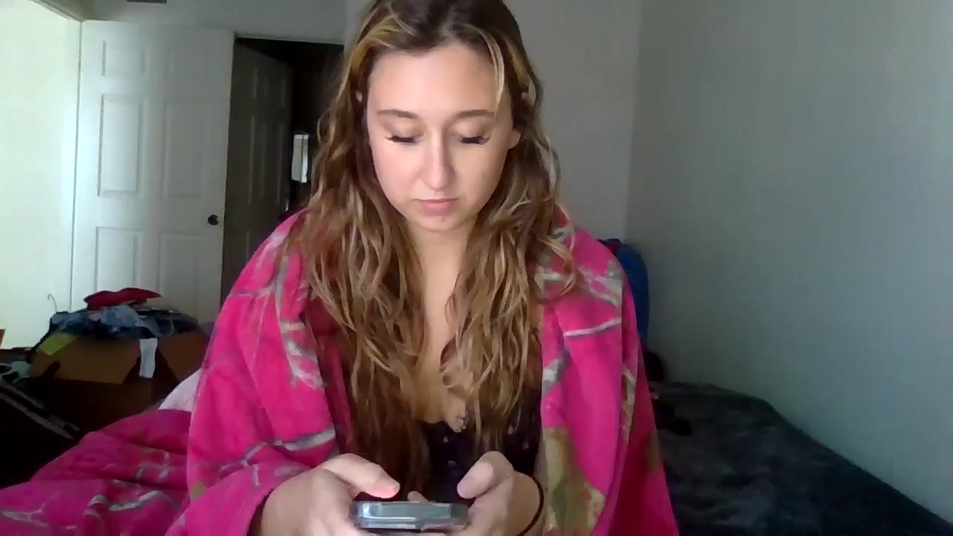 Gallery image thumbnail from Taylorgirl19's myfreecams stream on, 01/01/2025, 20:52 image 4 of 20