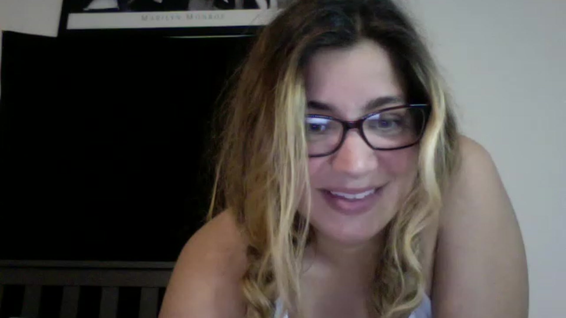 Gallery image thumbnail from Taytaybae27's myfreecams stream on, 12/01/2022, 08:11 image 20 of 20