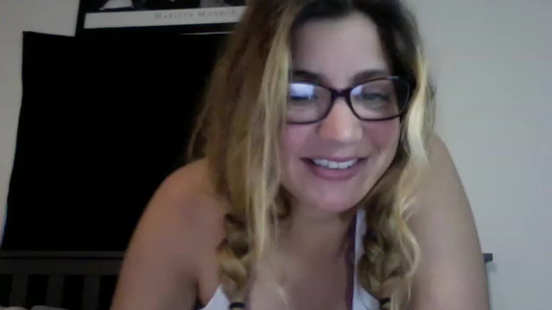 Gallery image thumbnail from Taytaybae27's myfreecams stream on, 12/01/2022, 08:11 image 7 of 20