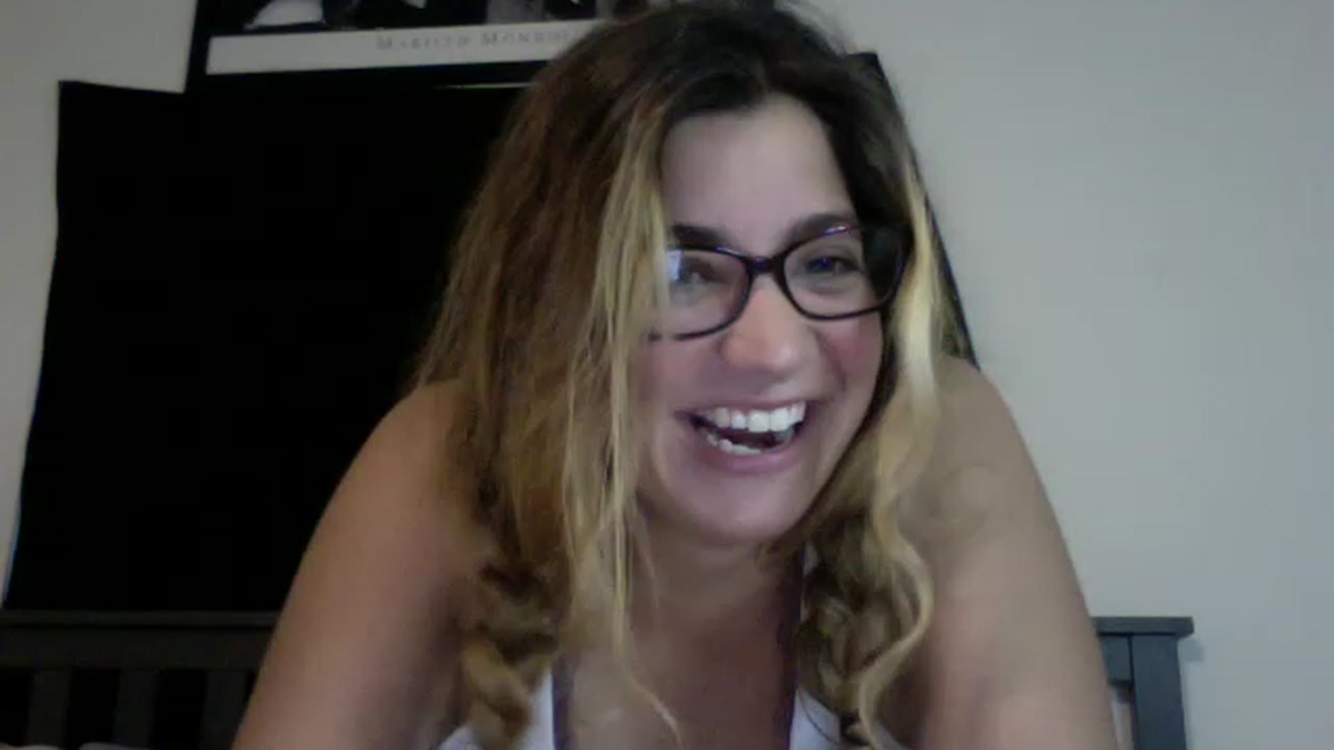 Gallery image thumbnail from Taytaybae27's myfreecams stream on, 12/01/2022, 08:11 image 8 of 20