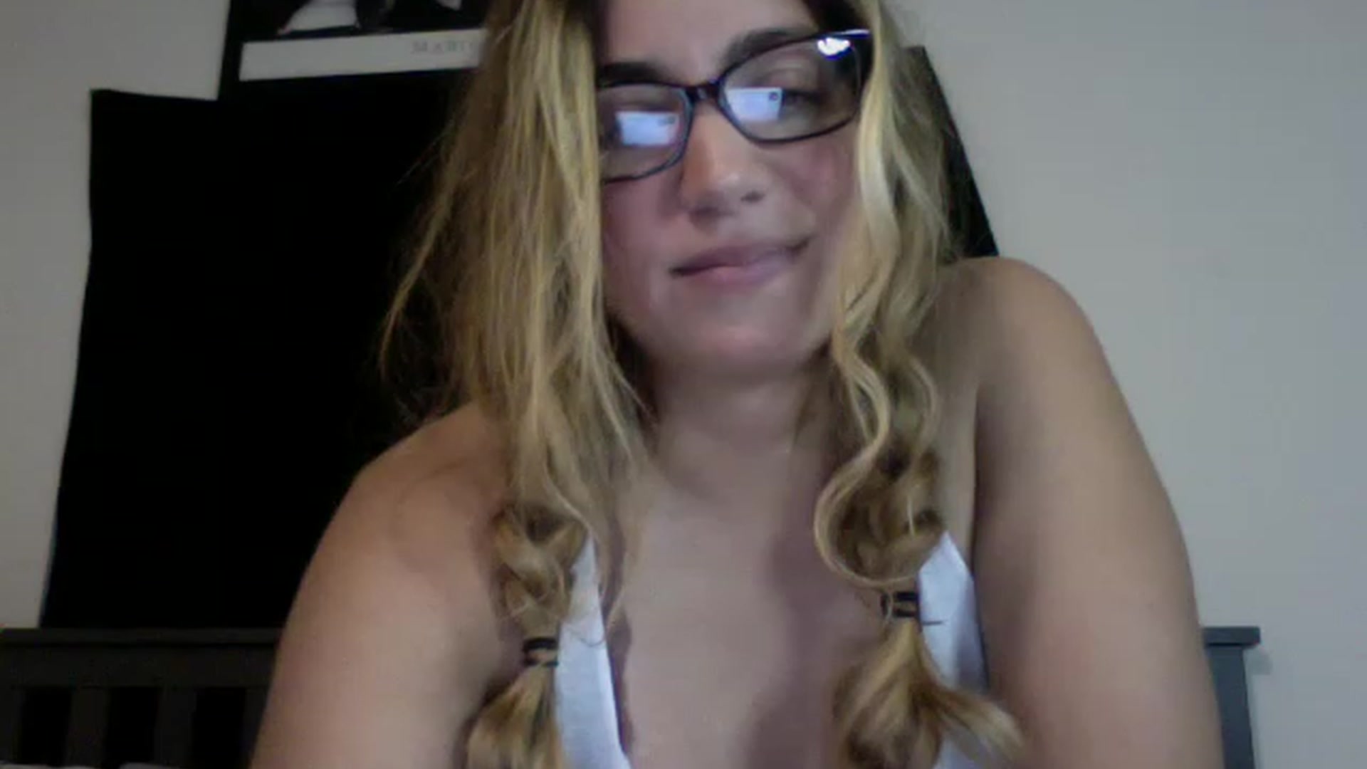 Gallery image thumbnail from Taytaybae27's myfreecams stream on, 12/01/2022, 08:11 image 16 of 20