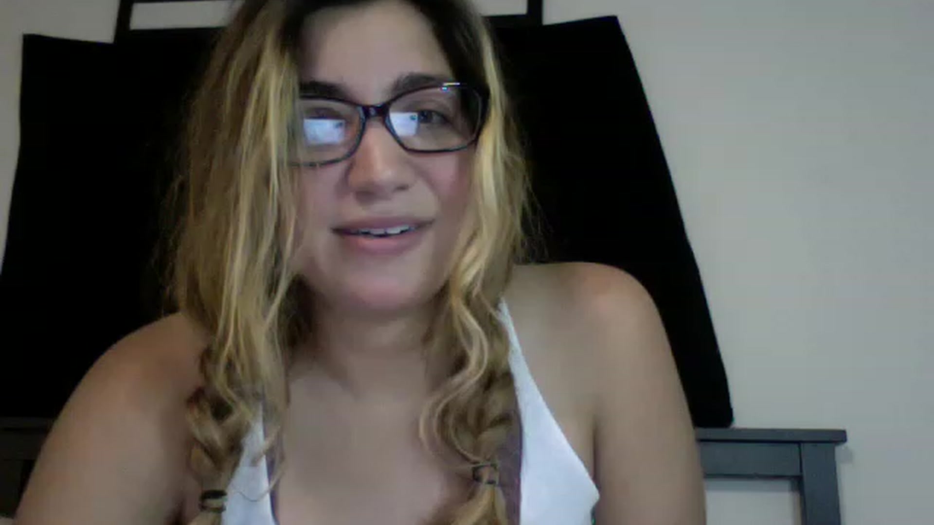 Gallery image thumbnail from Taytaybae27's myfreecams stream on, 12/01/2022, 08:11 image 1 of 20