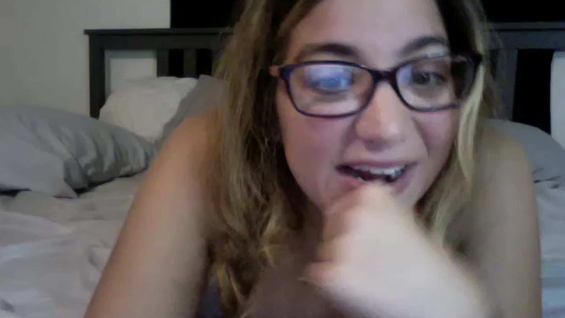 Gallery image thumbnail from Taytaybae27's myfreecams stream on, 11/22/2022, 02:36 image 9 of 20