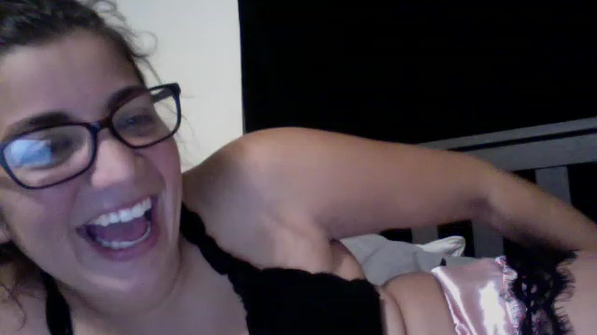 Gallery image thumbnail from Taytaybae27's myfreecams stream on, 11/23/2022, 04:46 image 15 of 20
