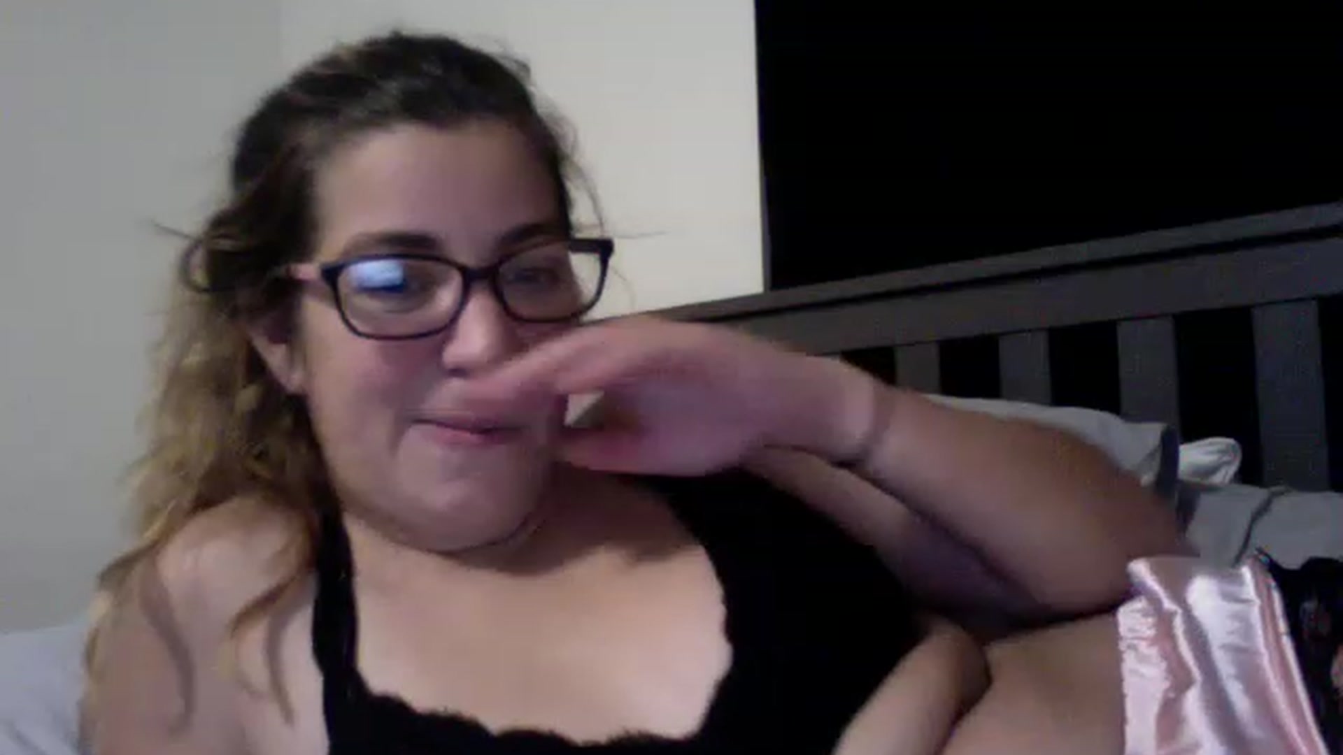 Gallery image thumbnail from Taytaybae27's myfreecams stream on, 11/23/2022, 04:46 image 17 of 20