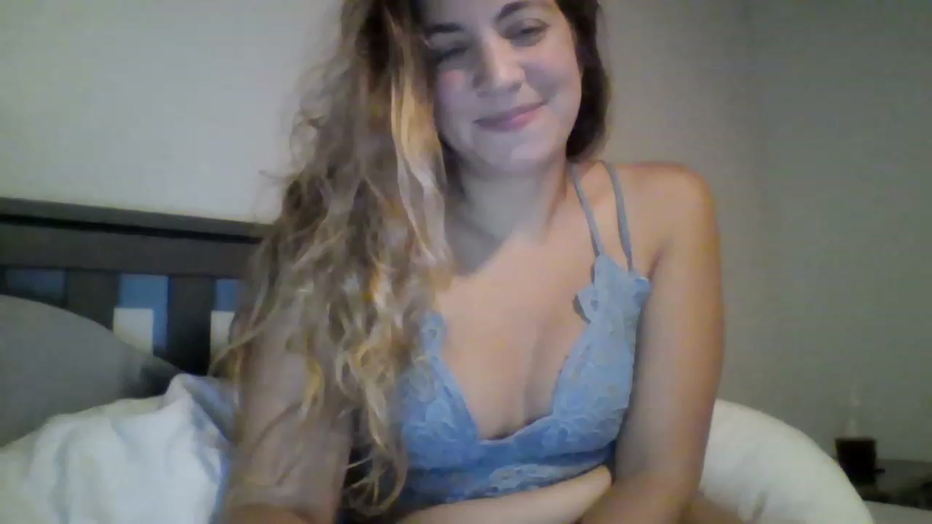Gallery image thumbnail from Taytaybae27's myfreecams stream on, 05/17/2023, 02:41 image 9 of 20