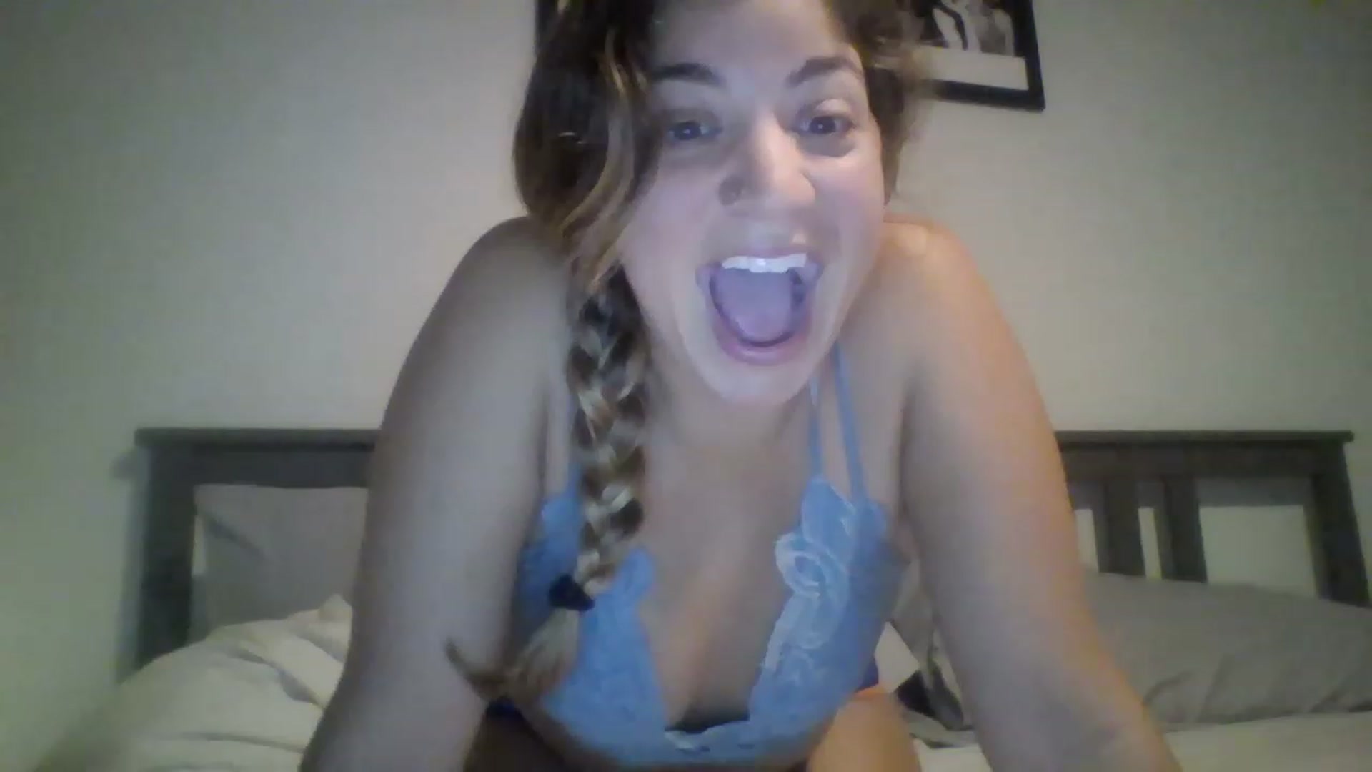 Gallery image thumbnail from Taytaybae27's myfreecams stream on, 05/22/2023, 04:43 image 4 of 20