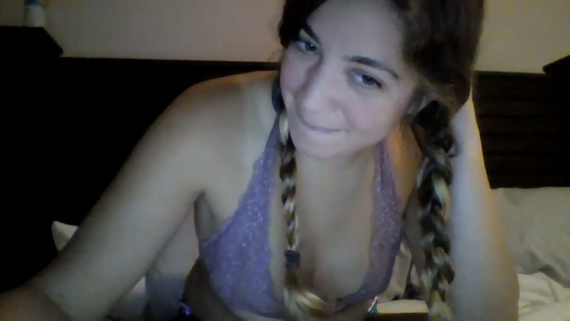 Gallery image thumbnail from Taytaybae27's myfreecams stream on, 06/19/2023, 03:14 image 14 of 20