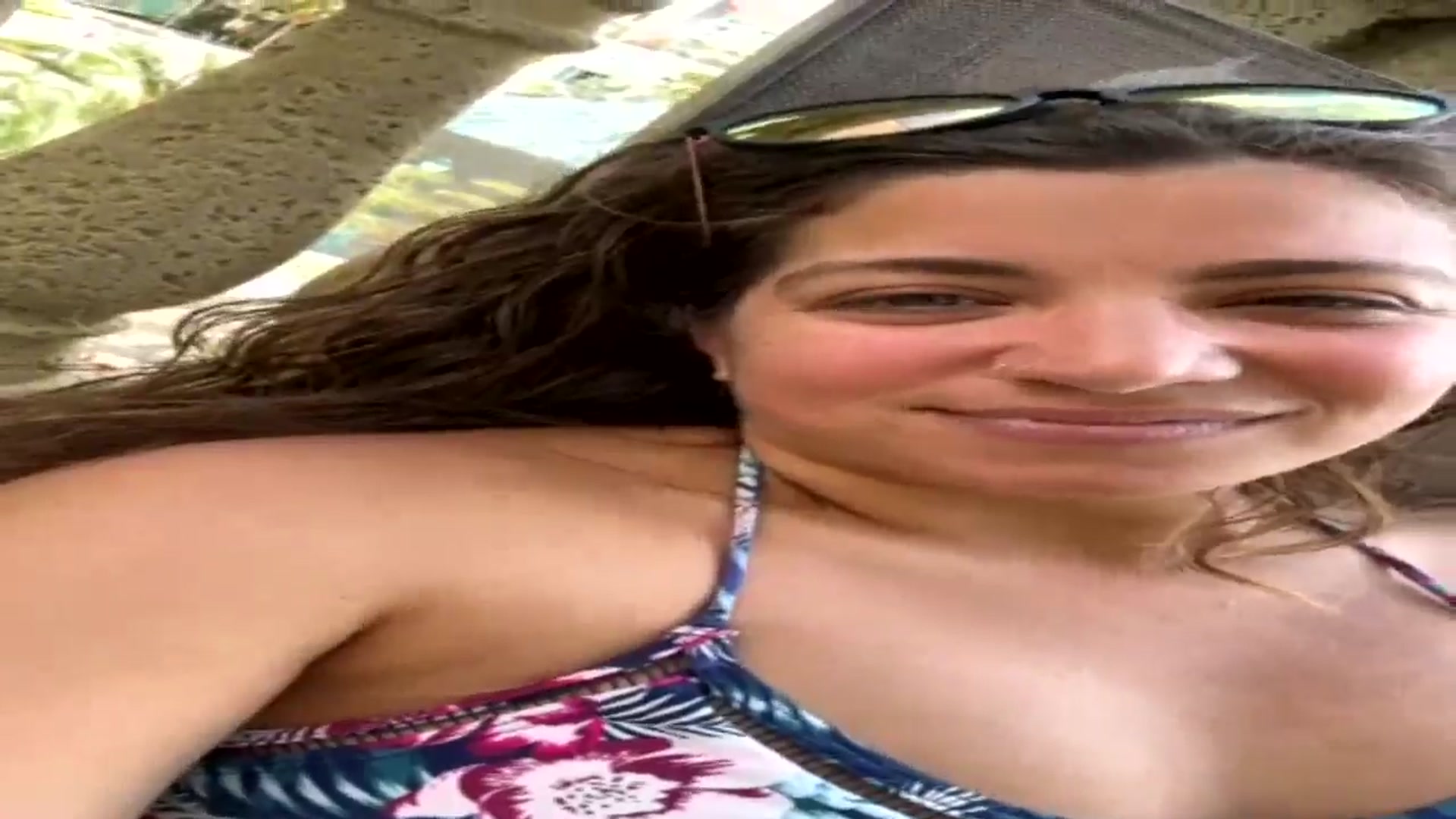 Gallery image thumbnail from Taytaybae27's myfreecams stream on, 06/25/2024, 20:14 image 3 of 20