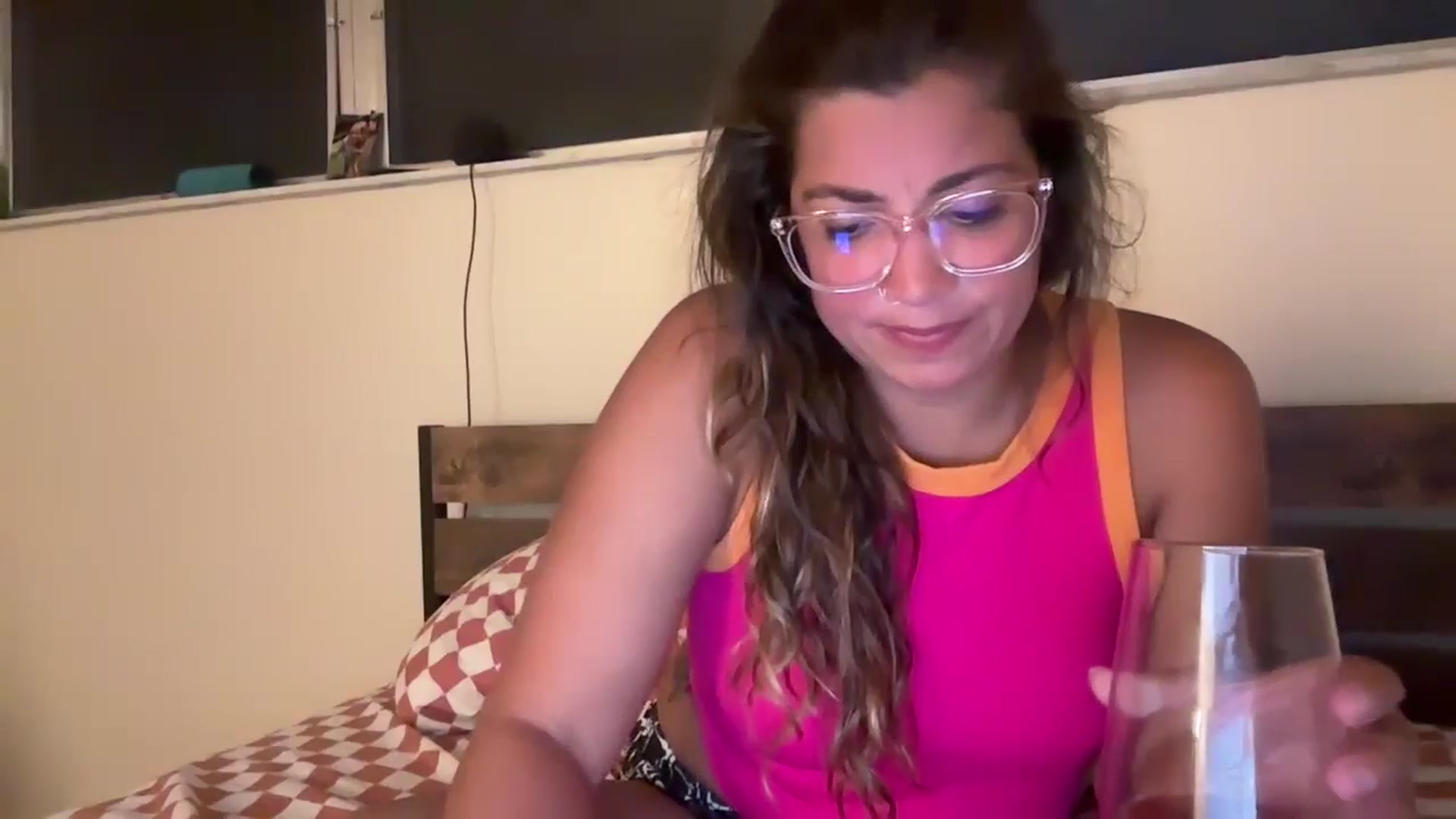 Gallery image thumbnail from Taytaybae27's myfreecams stream on, 08/27/2024, 01:45 image 7 of 20
