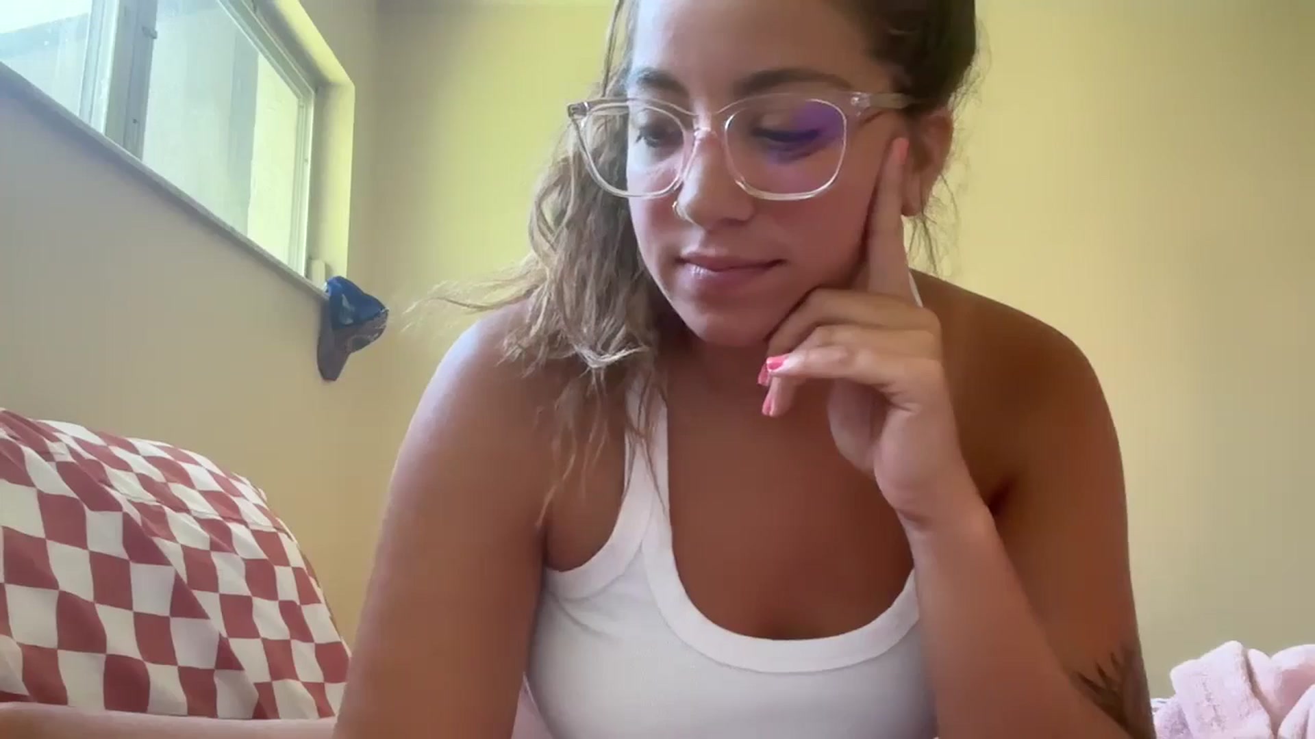 Gallery image thumbnail from Taytaybae27's myfreecams stream on, 09/02/2024, 14:45 image 17 of 20