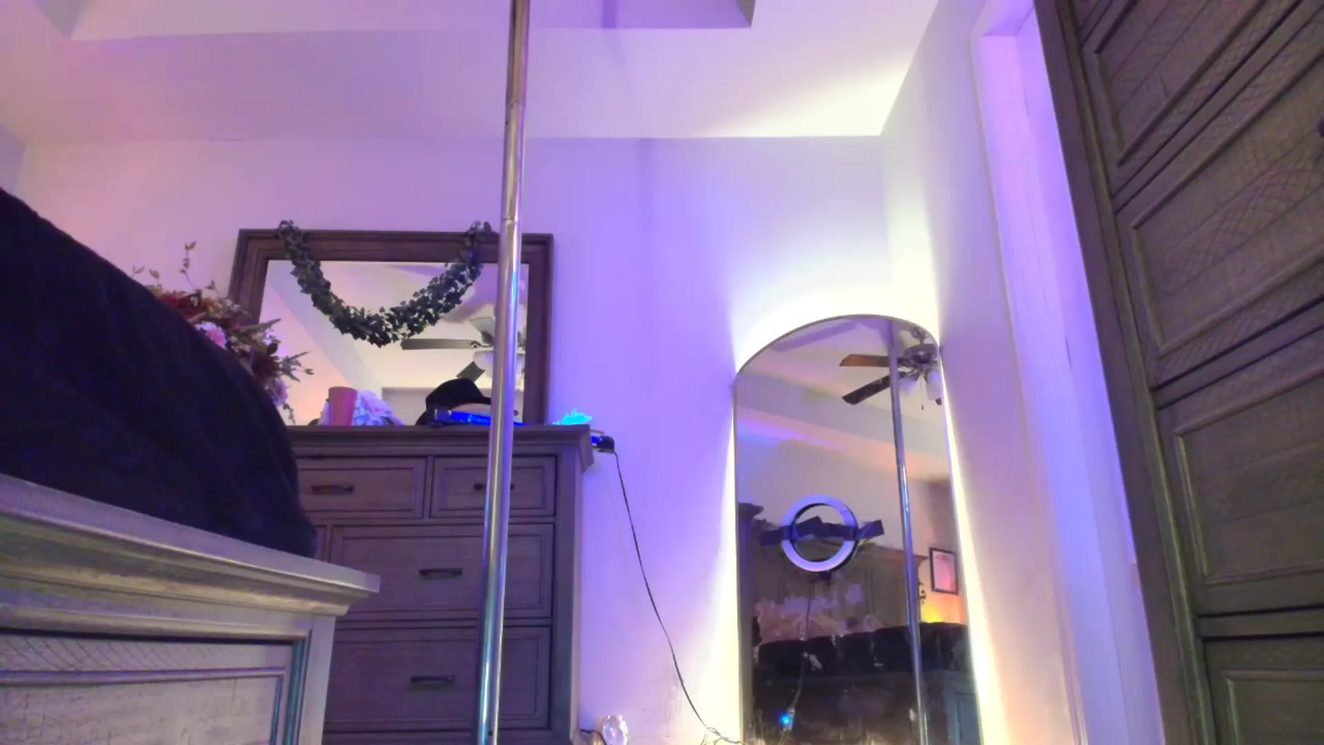 Gallery image thumbnail from TeXMilF's myfreecams stream on, 12/05/2025, 20:38 image 20 of 20