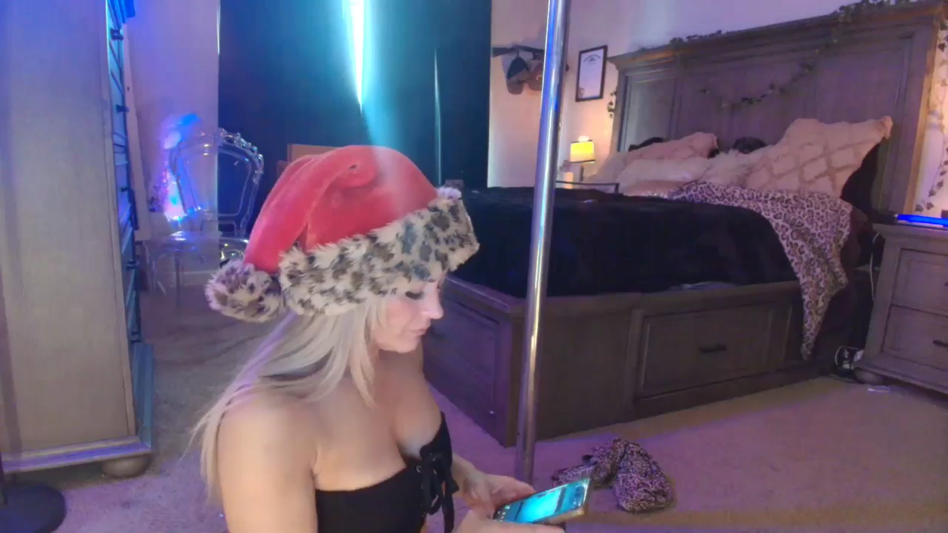 Gallery image thumbnail from TeXMilF's myfreecams stream on, 12/21/2025, 19:48 image 14 of 20