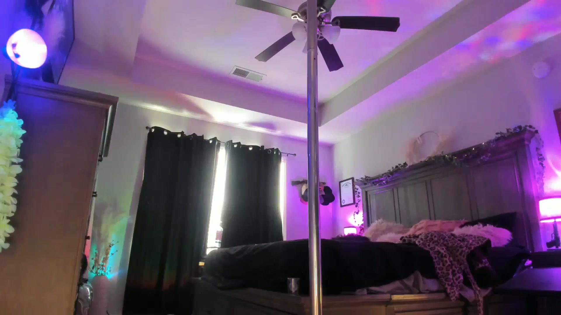 Gallery image thumbnail from TeXxxx's myfreecams stream on, 02/26/2025, 20:30 image 17 of 20