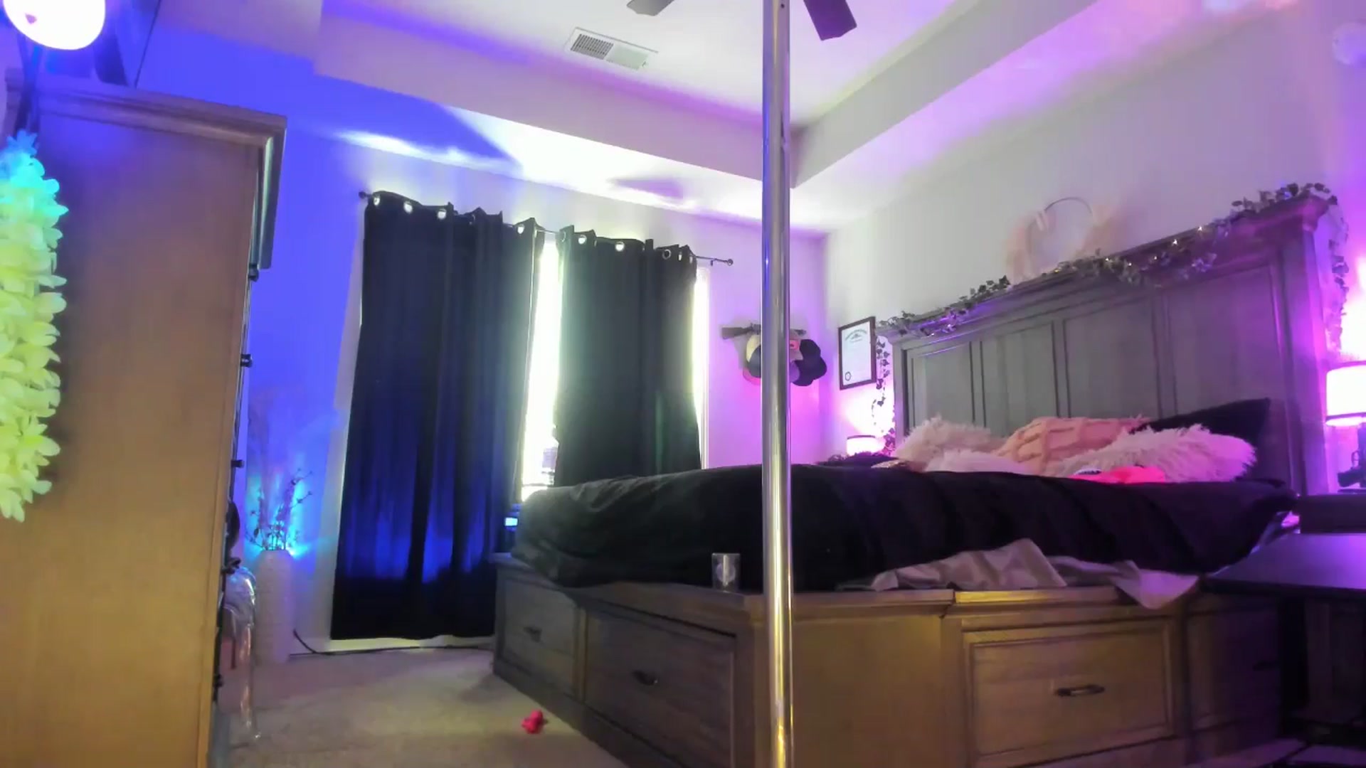 Gallery image thumbnail from TeXxxx's myfreecams stream on, 02/26/2025, 20:30 image 15 of 20