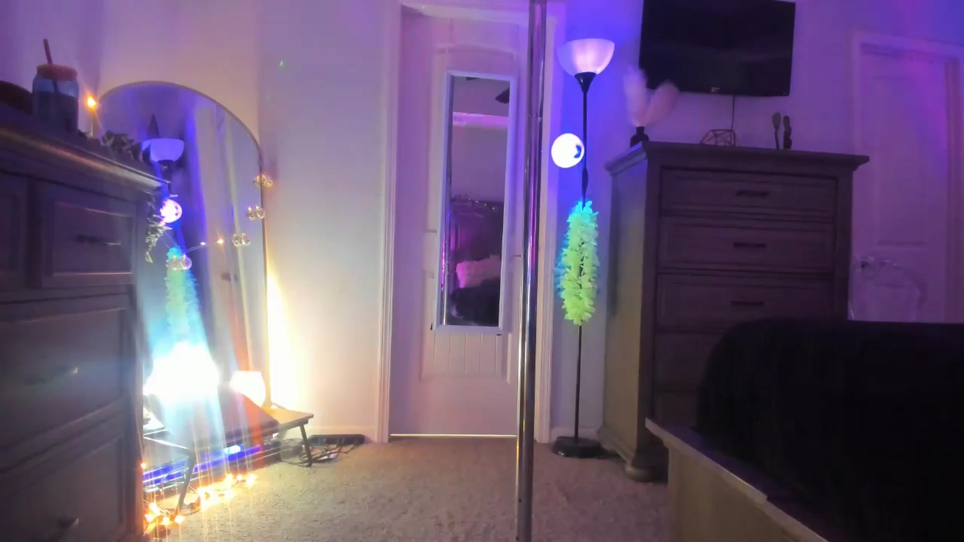Gallery image thumbnail from TeXxxx's myfreecams stream on, 02/28/2025, 16:29 image 18 of 20