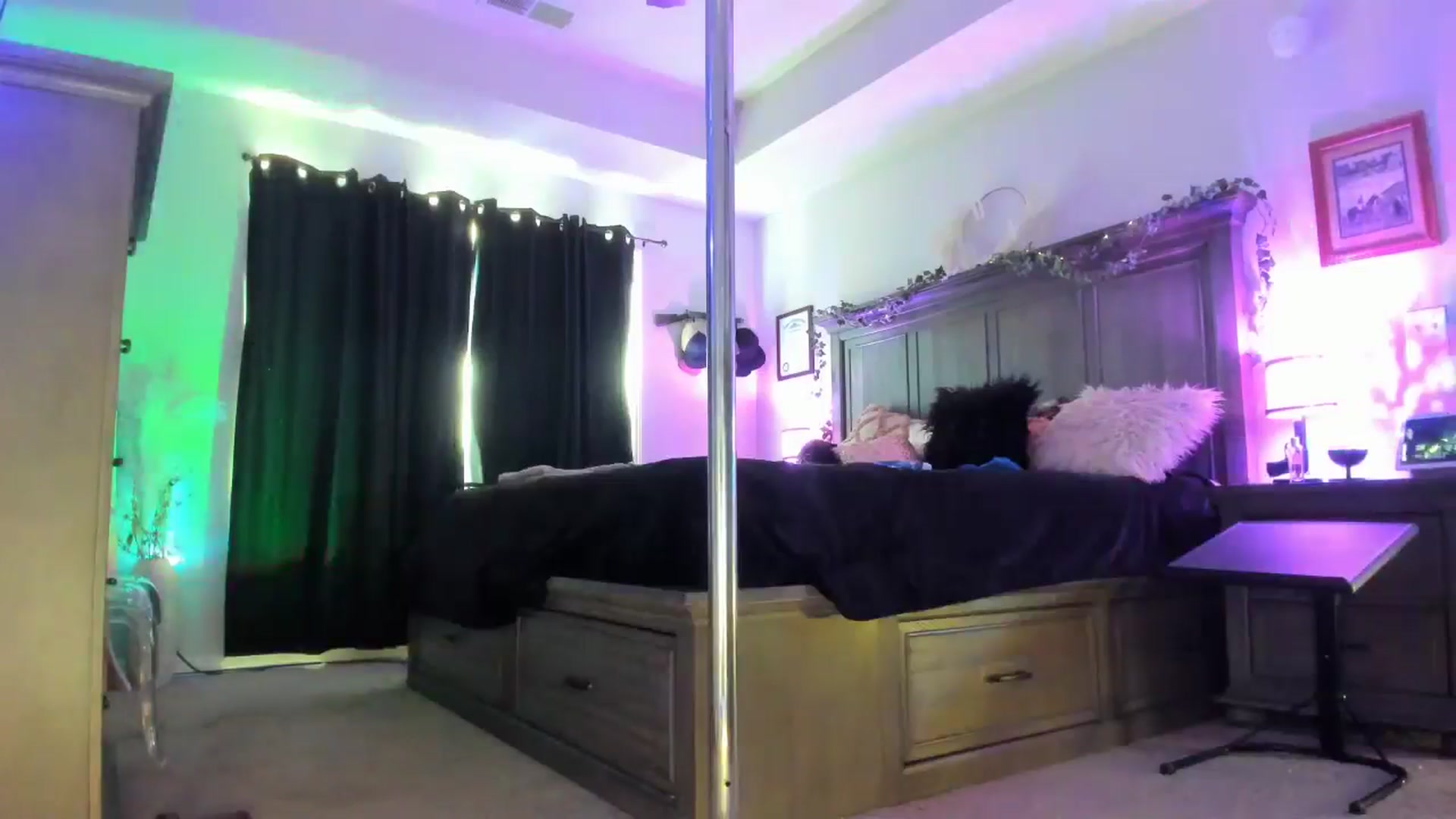 Gallery image thumbnail from TeXxxx's myfreecams stream on, 03/03/2025, 19:44 image 17 of 20