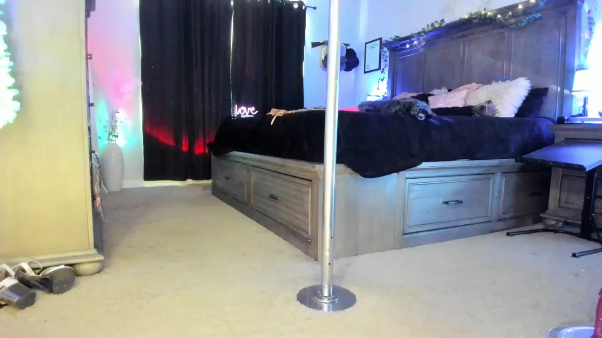 Gallery image thumbnail from TeXxxx's myfreecams stream on, 03/07/2025, 19:26 image 13 of 20