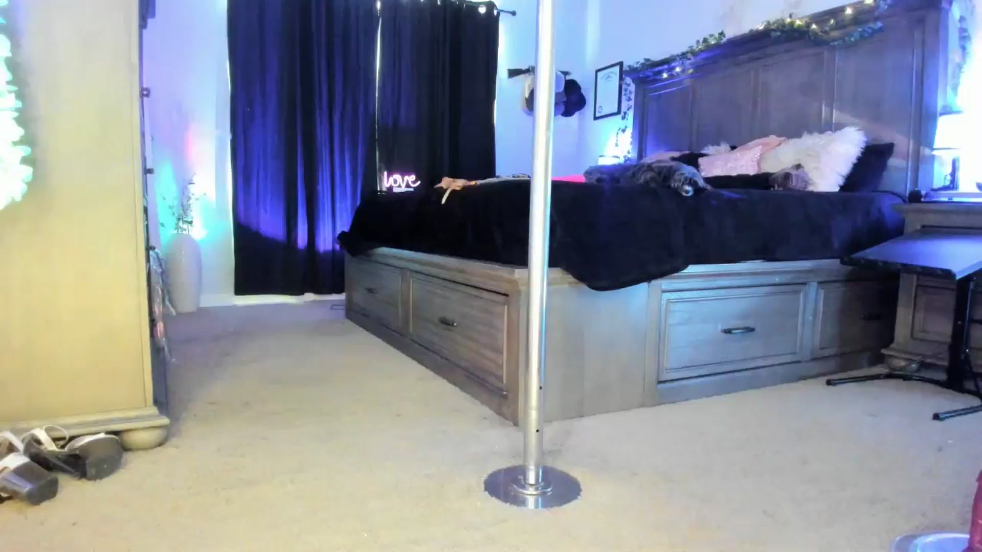 Gallery image thumbnail from TeXxxx's myfreecams stream on, 03/07/2025, 19:26 image 14 of 20