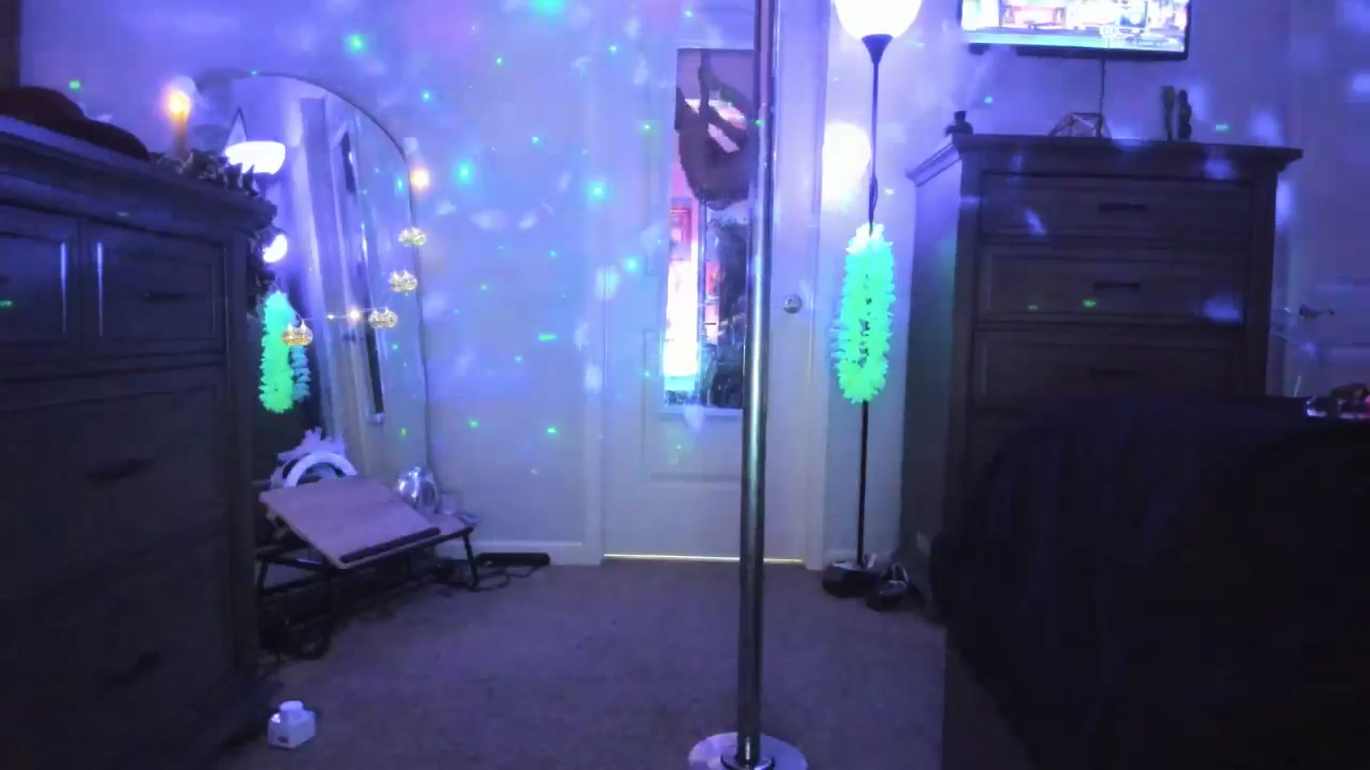 Gallery image thumbnail from TeXxxx's myfreecams stream on, 03/07/2025, 21:35 image 16 of 20