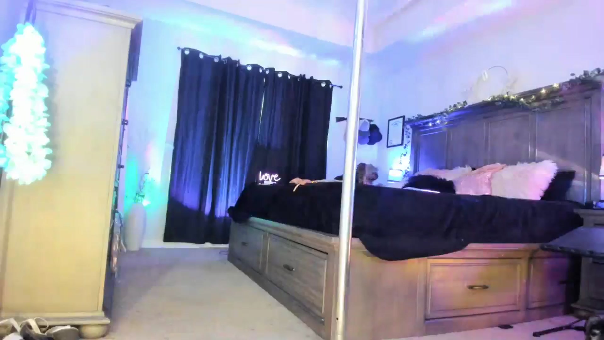 Gallery image thumbnail from TeXxxx's myfreecams stream on, 03/07/2025, 21:35 image 2 of 20
