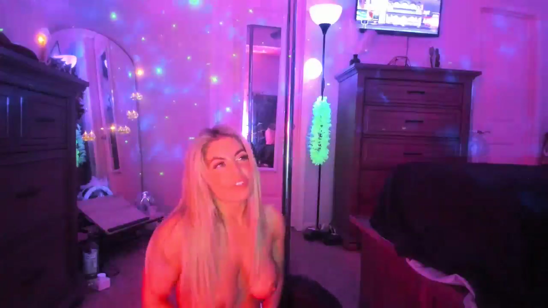 Gallery image thumbnail from TeXxxx's myfreecams stream on, 03/08/2025, 01:06 image 6 of 20