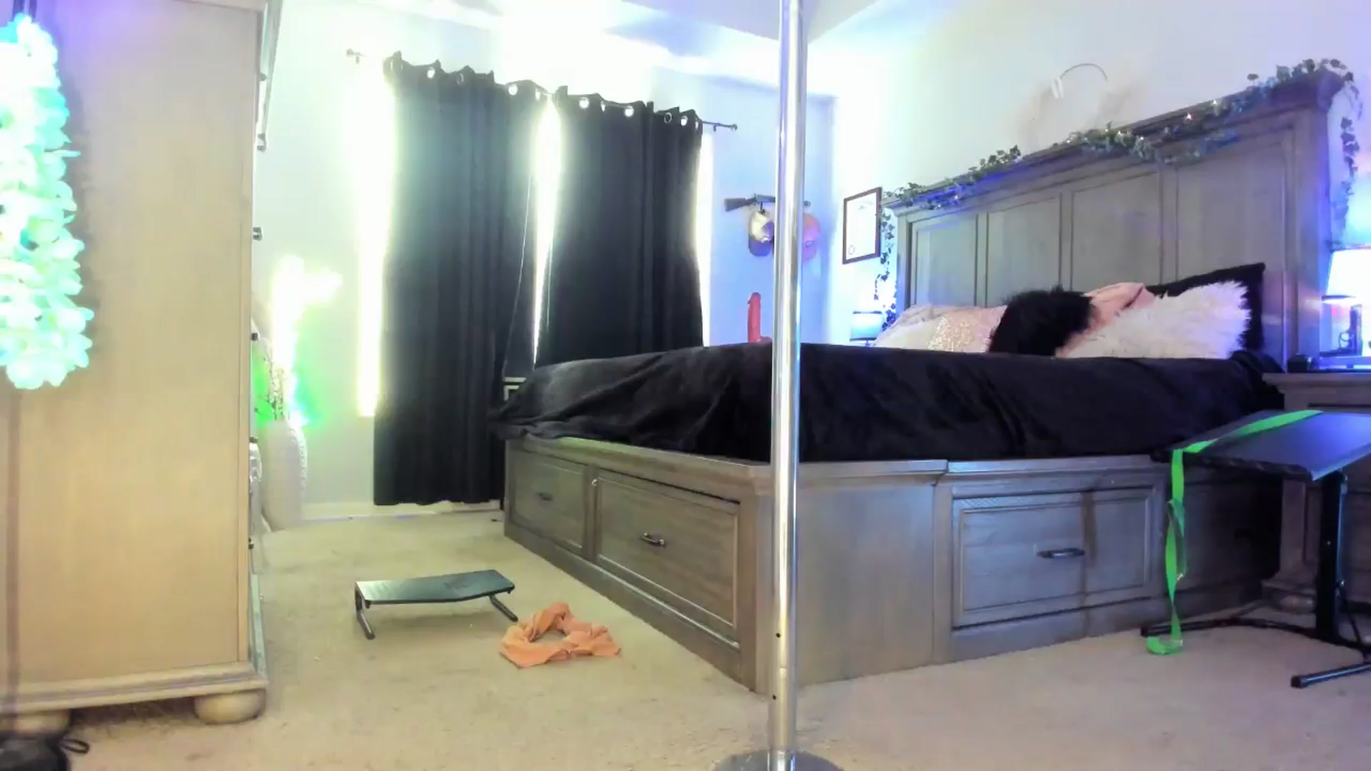 Gallery image thumbnail from TeXxxx's myfreecams stream on, 03/17/2025, 21:46 image 7 of 20