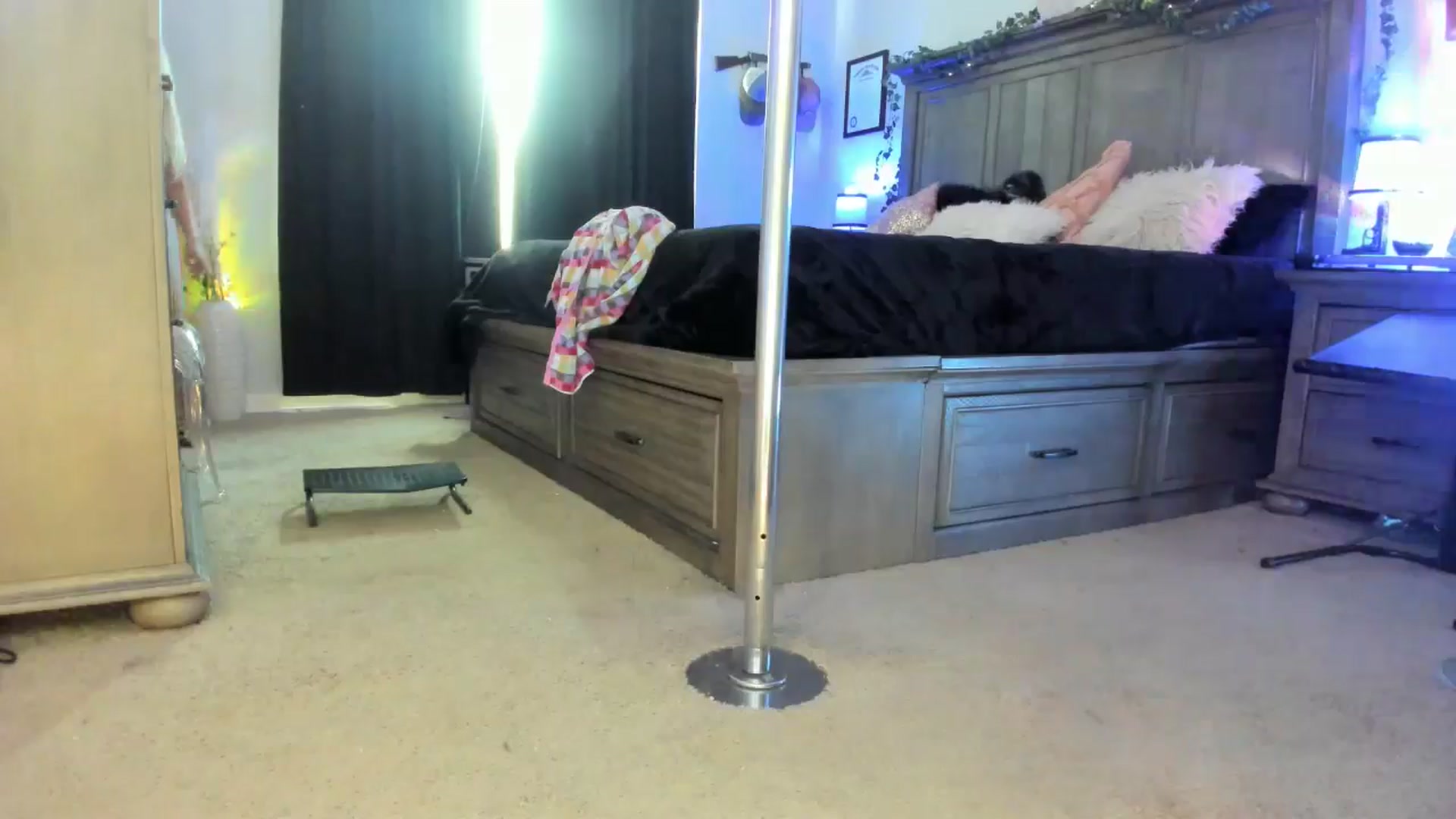 Gallery image thumbnail from TeXxxx's myfreecams stream on, 03/18/2025, 19:54 image 19 of 20
