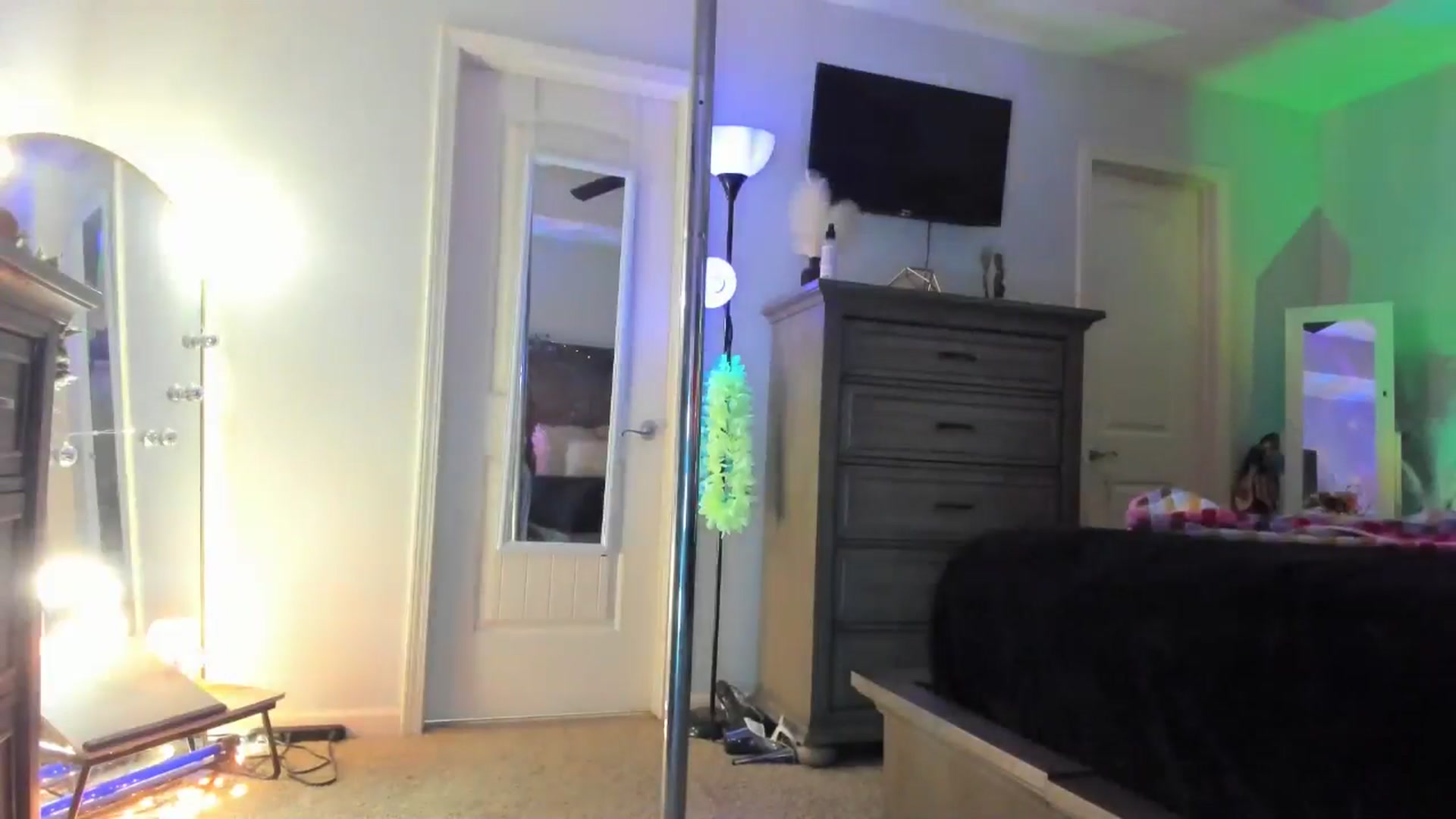 Gallery image thumbnail from TeXxxx's myfreecams stream on, 03/20/2025, 18:19 image 8 of 20