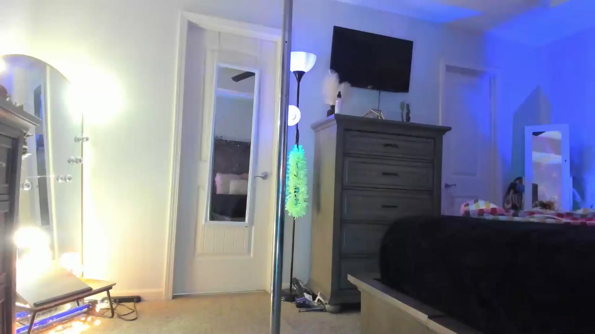 Gallery image thumbnail from TeXxxx's myfreecams stream on, 03/20/2025, 18:19 image 7 of 20