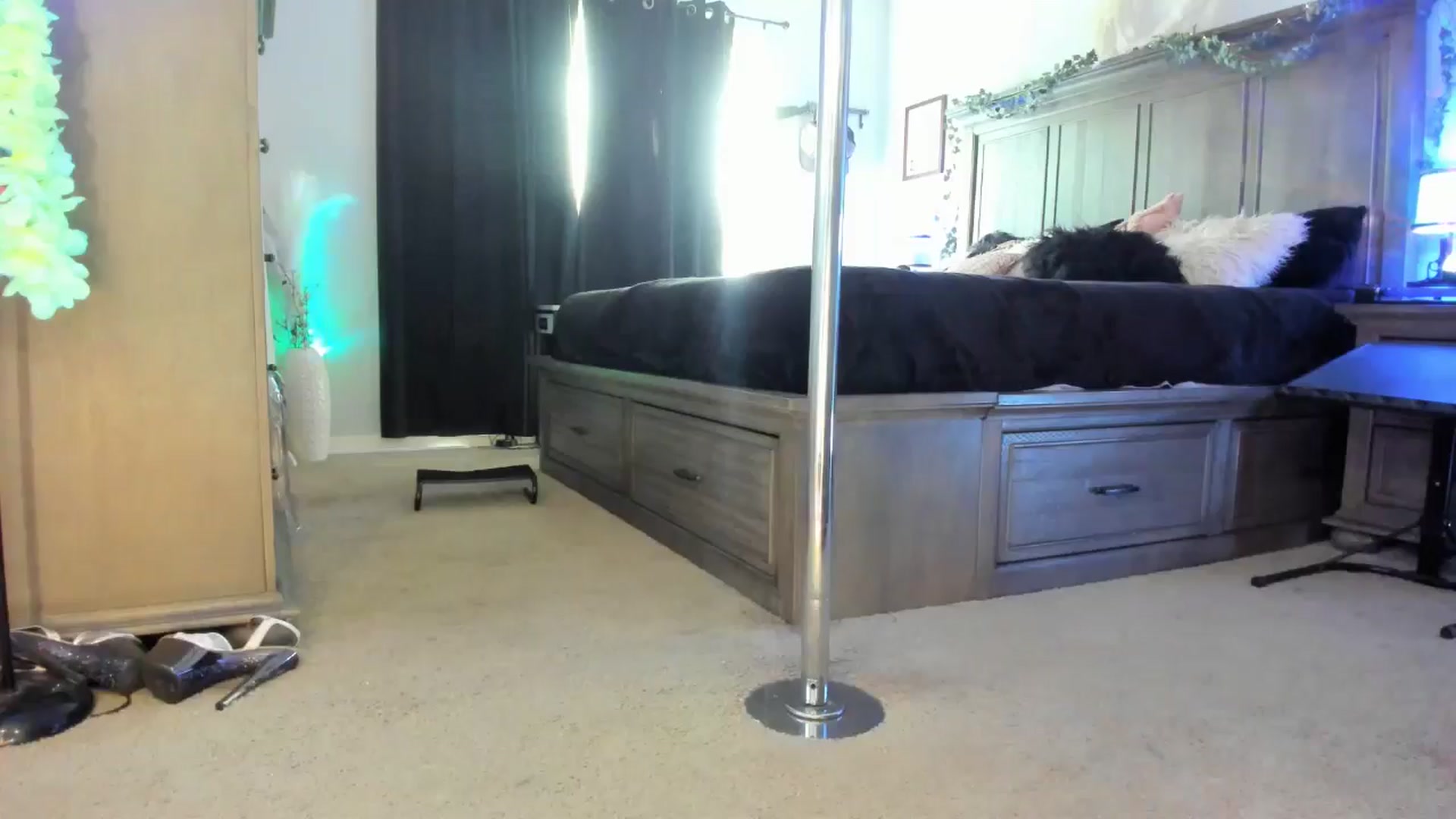 Gallery image thumbnail from TeXxxx's myfreecams stream on, 03/24/2025, 16:54 image 8 of 20