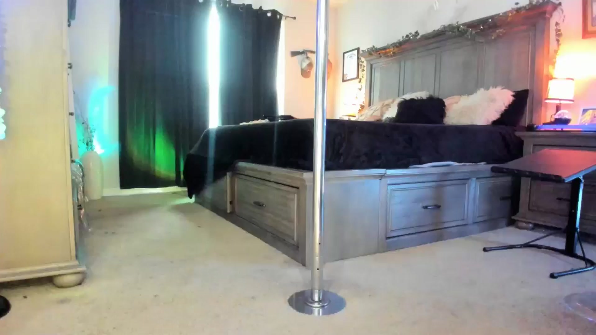 Gallery image thumbnail from TeXxxx's myfreecams stream on, 03/31/2025, 19:17 image 13 of 20