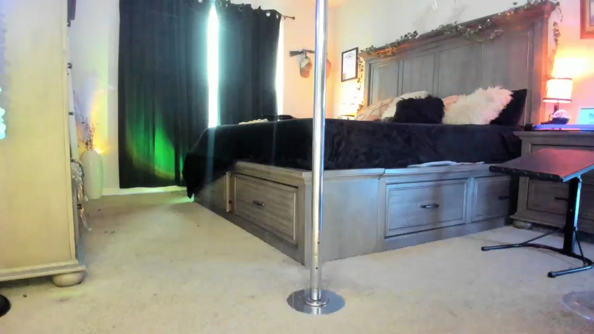 Gallery image thumbnail from TeXxxx's myfreecams stream on, 03/31/2025, 19:17 image 16 of 20