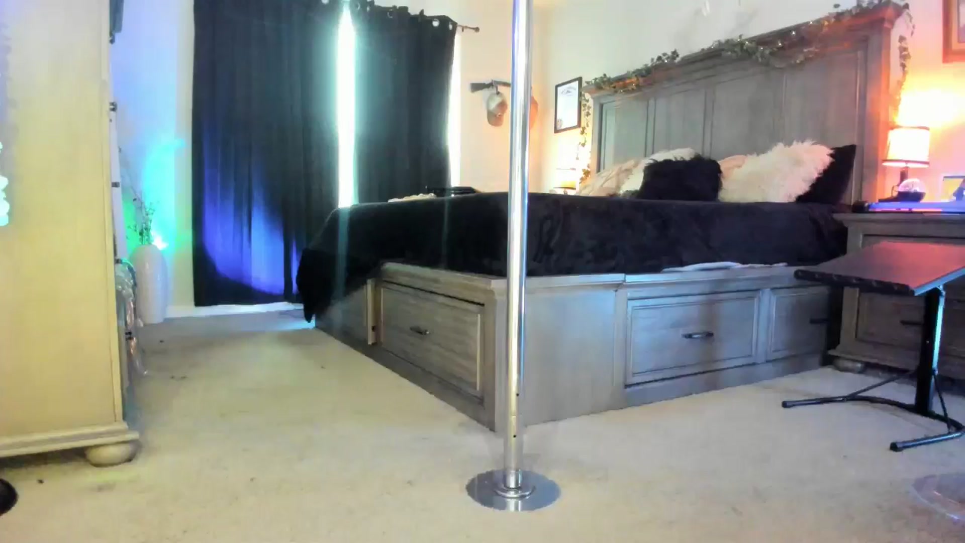Gallery image thumbnail from TeXxxx's myfreecams stream on, 03/31/2025, 19:17 image 15 of 20