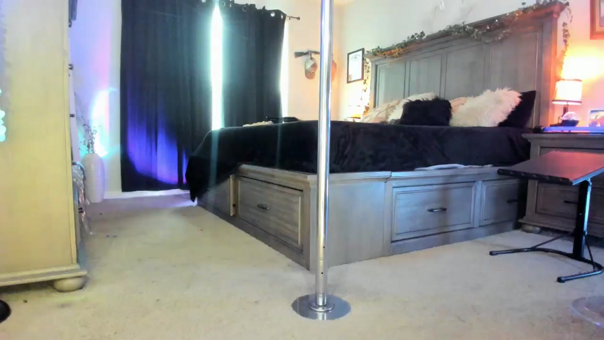 Gallery image thumbnail from TeXxxx's myfreecams stream on, 03/31/2025, 19:17 image 14 of 20