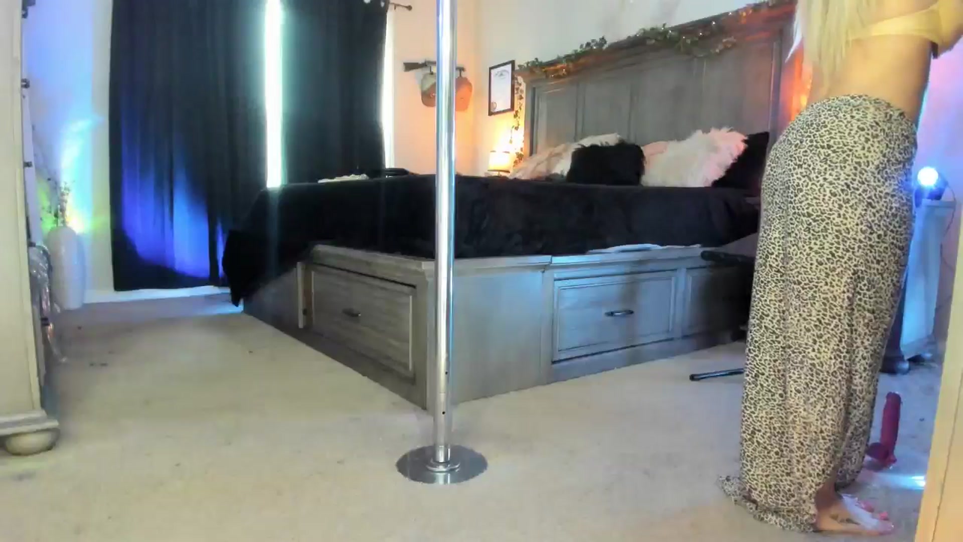 Gallery image thumbnail from TeXxxx's myfreecams stream on, 03/31/2025, 19:47 image 14 of 20