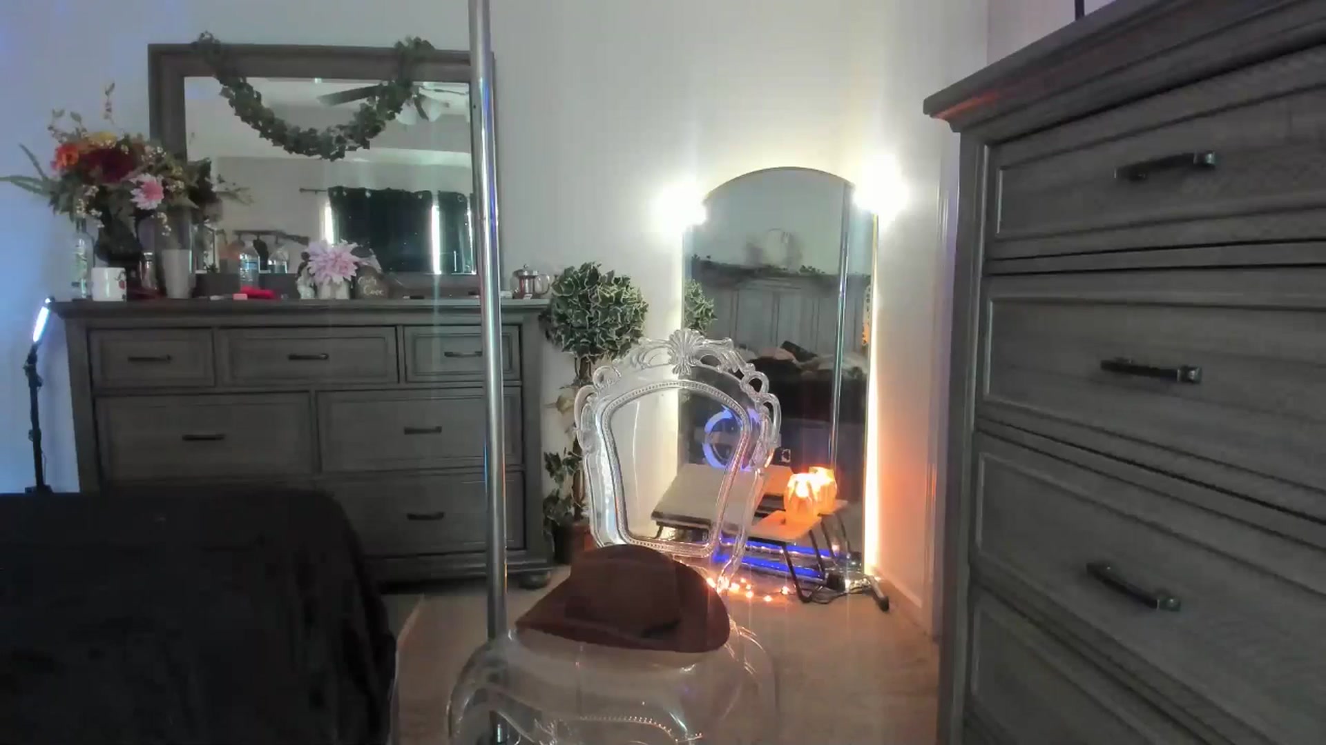 Gallery image thumbnail from TeXxxx's myfreecams stream on, 04/04/2025, 21:25 image 13 of 20