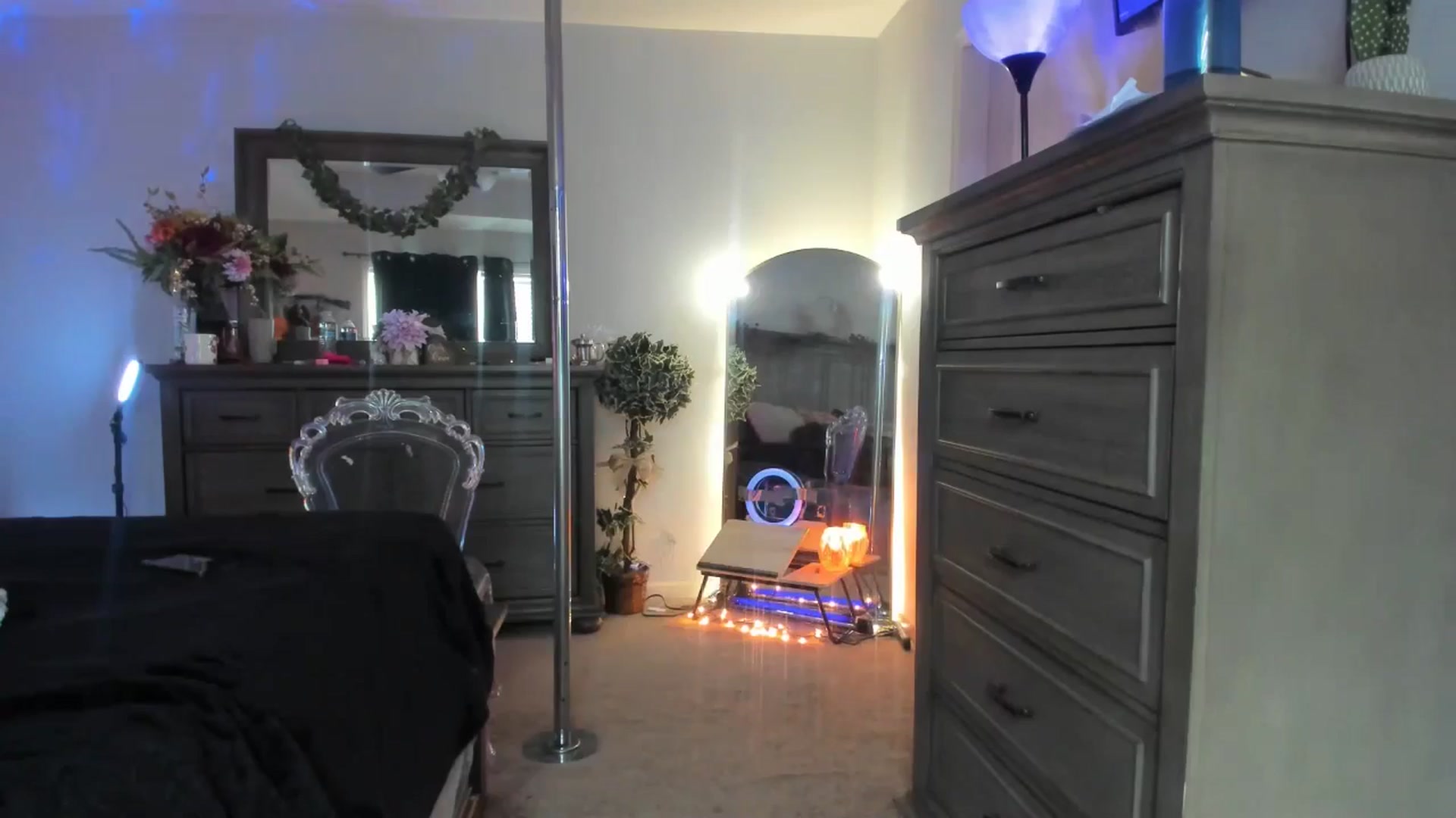 Gallery image thumbnail from TeXxxx's myfreecams stream on, 04/04/2025, 21:25 image 2 of 20