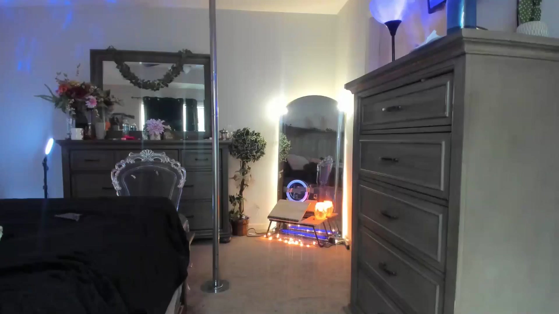 Gallery image thumbnail from TeXxxx's myfreecams stream on, 04/04/2025, 21:25 image 1 of 20