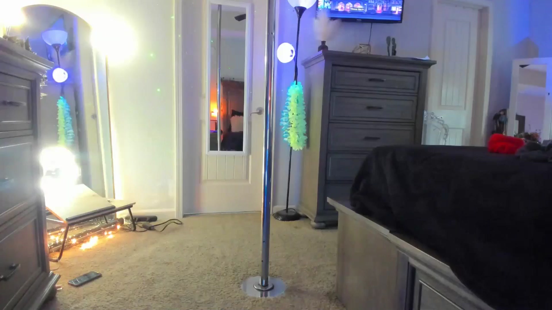 Gallery image thumbnail from TeXxxx's myfreecams stream on, 04/09/2025, 19:53 image 17 of 20